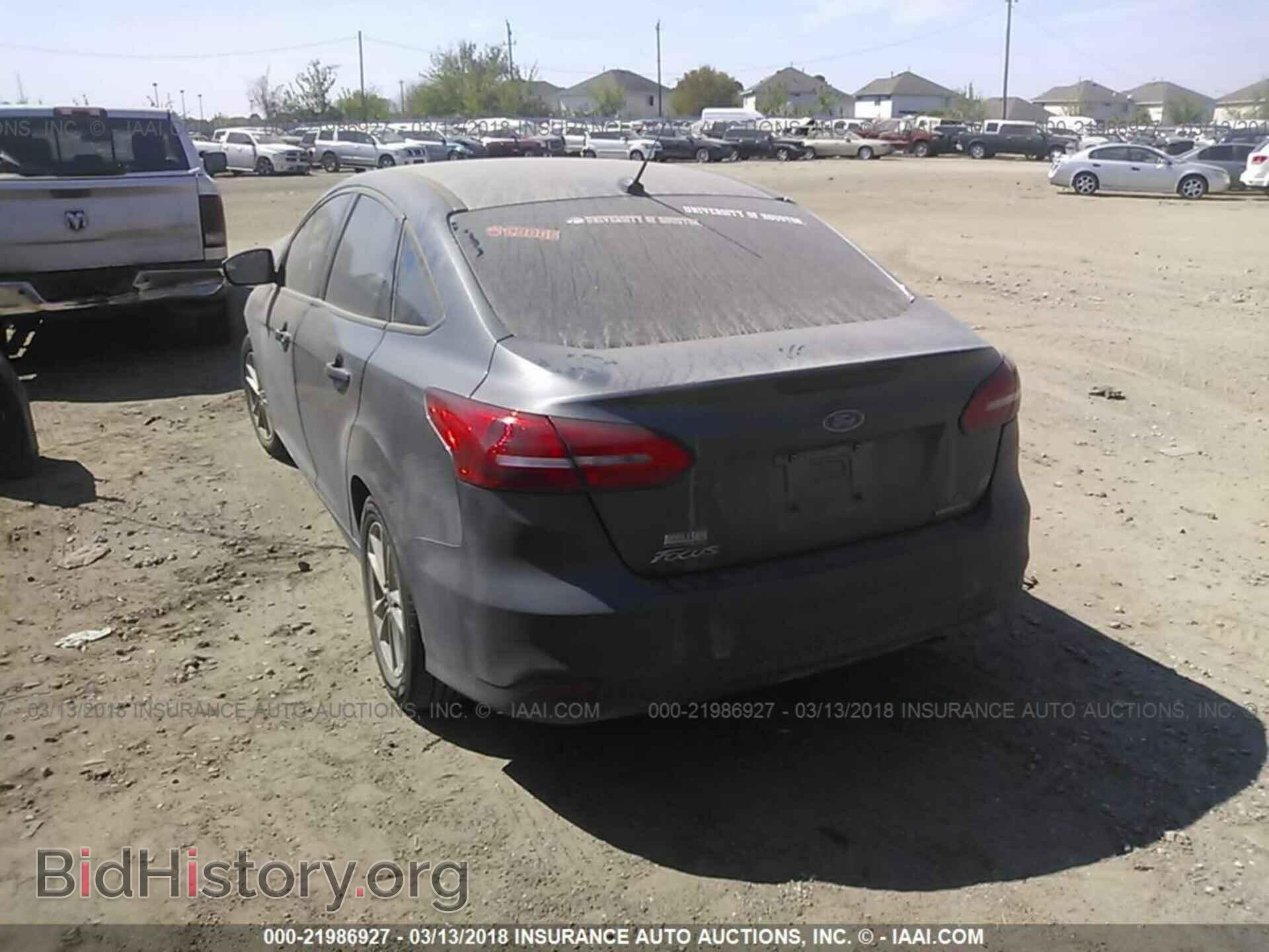 2015 Ford Focus - VIN: 1FADP3F25FL368050 - Photo 3
