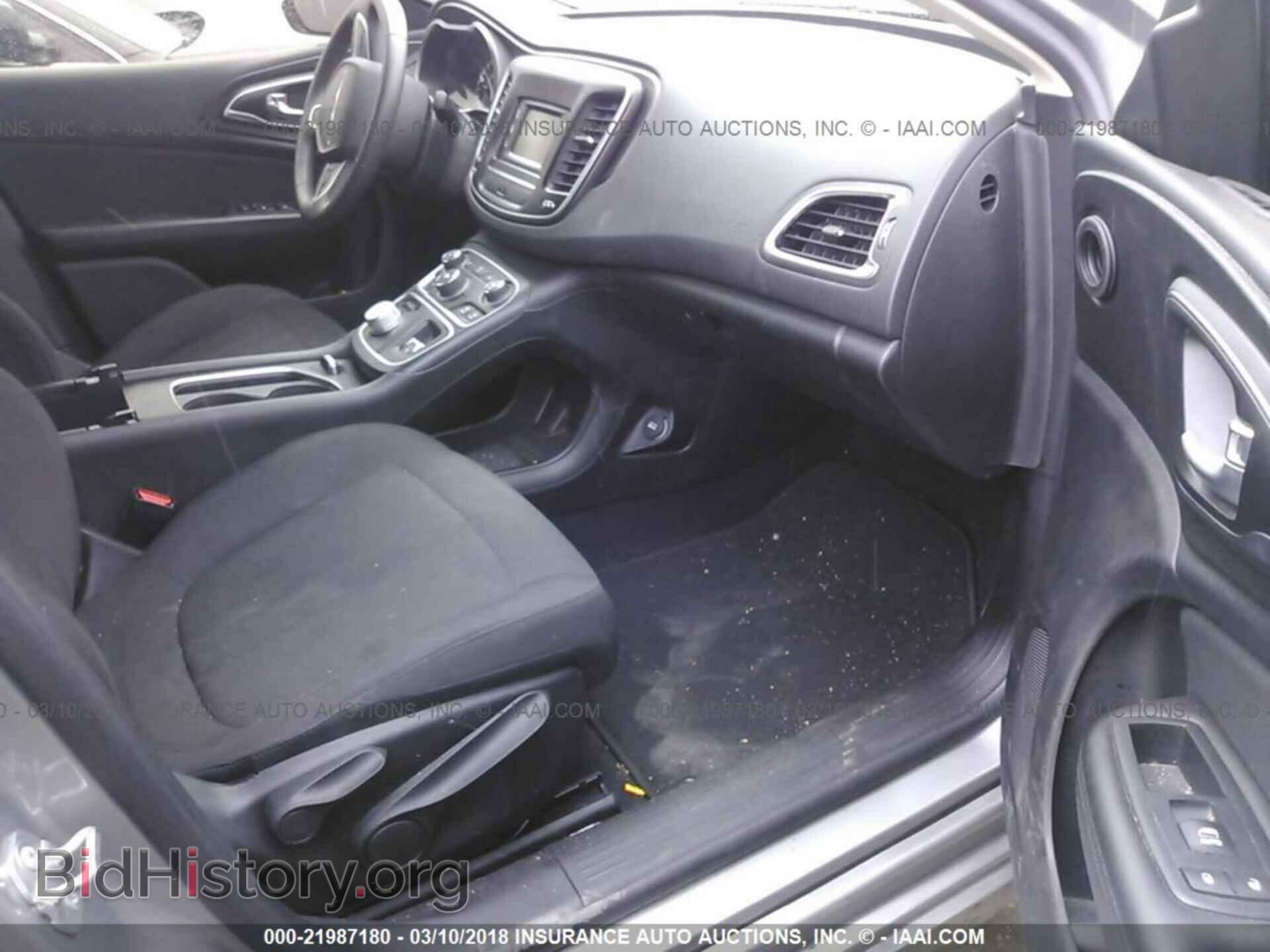 2016 Chrysler 200 - VIN: 1C3CCCAB2GN129414 - Photo 5