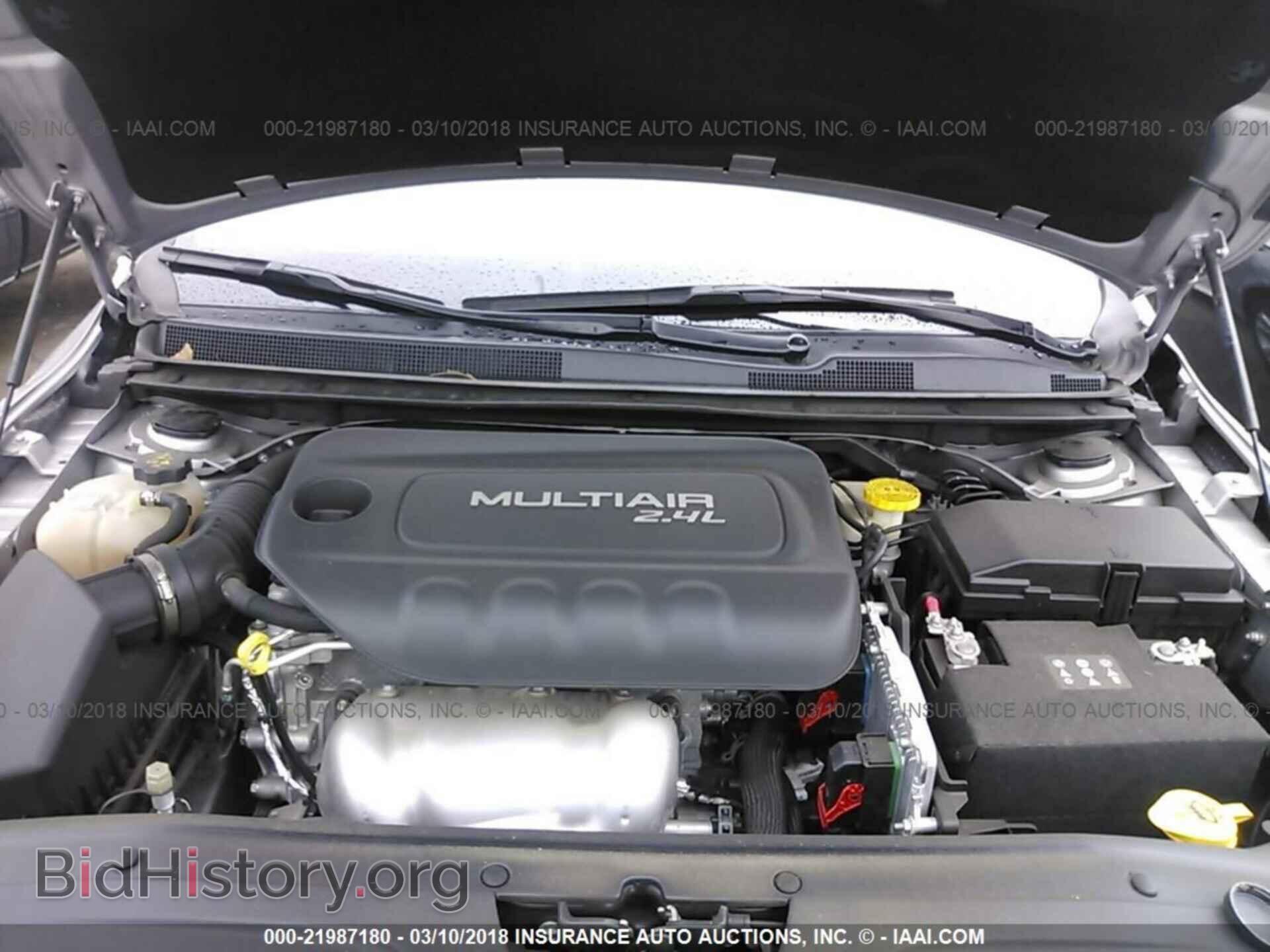 2016 Chrysler 200 - VIN: 1C3CCCAB2GN129414 - Photo 10