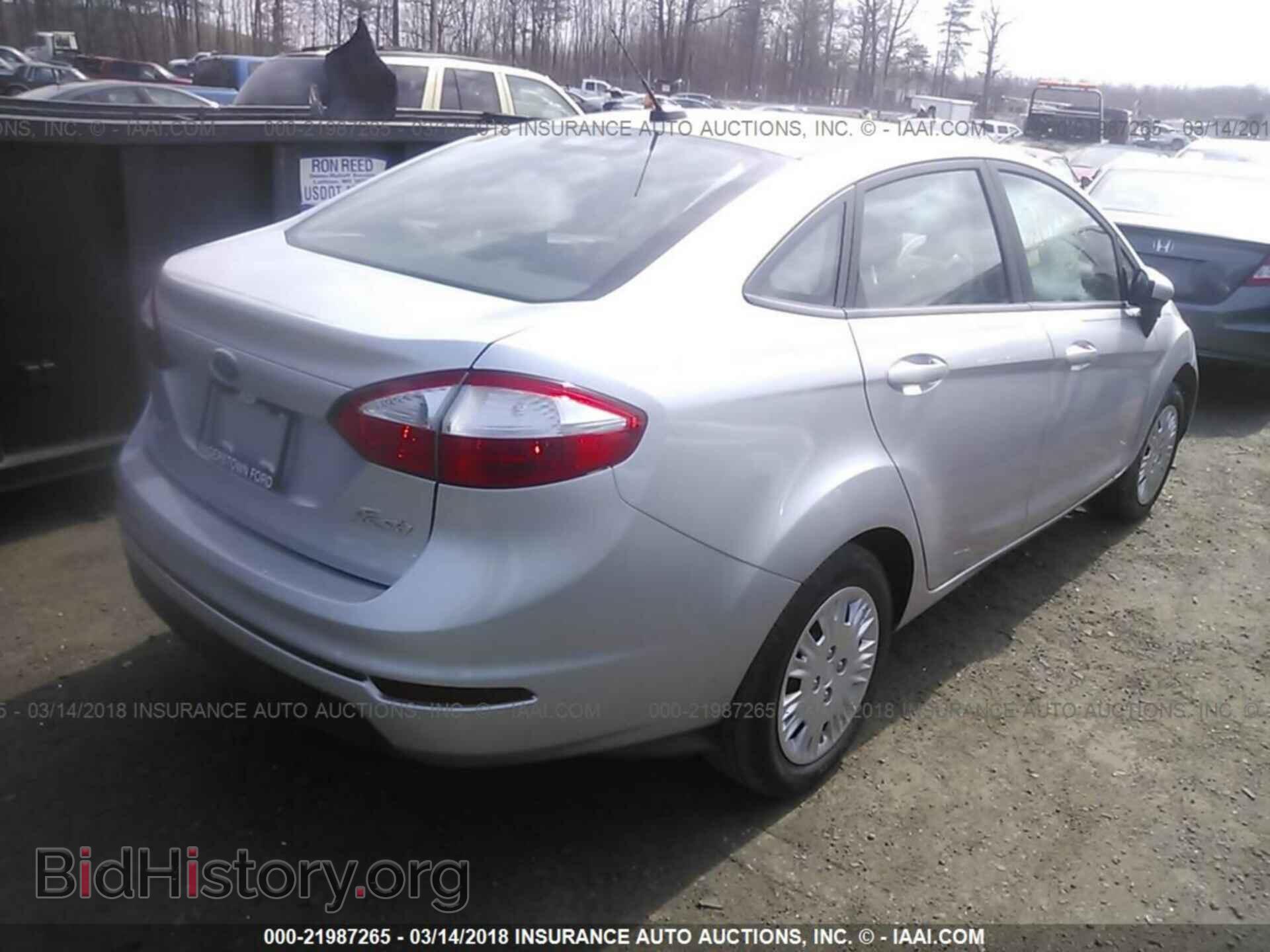 2017 Ford Fiesta - VIN: 3FADP4AJ8HM142784 - Фото 4
