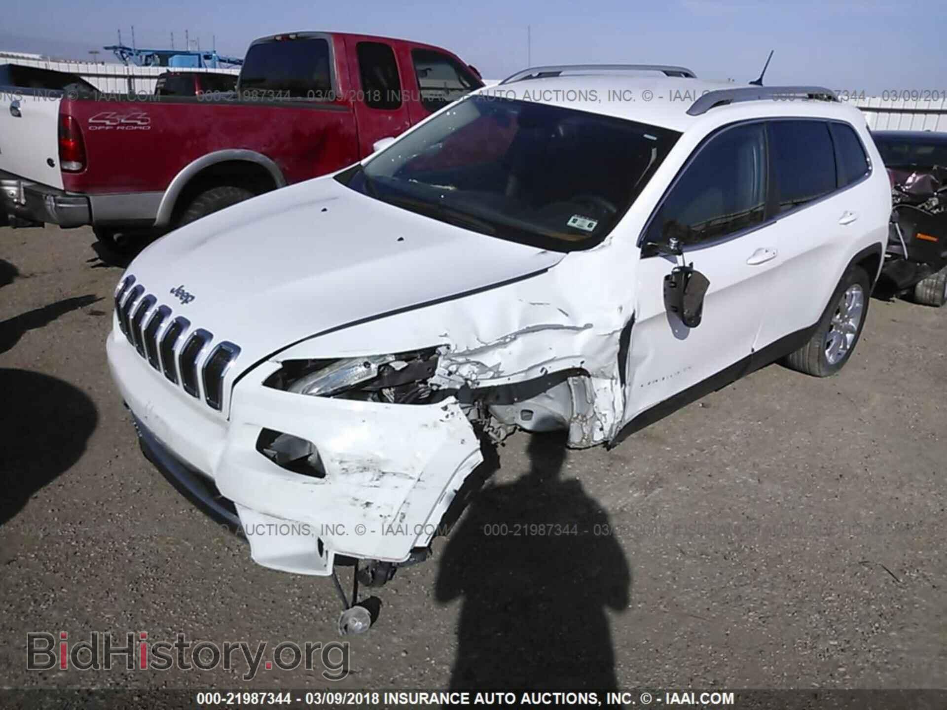 2015 Jeep Cherokee - VIN: 1C4PJLDB8FW566129 - Photo 2