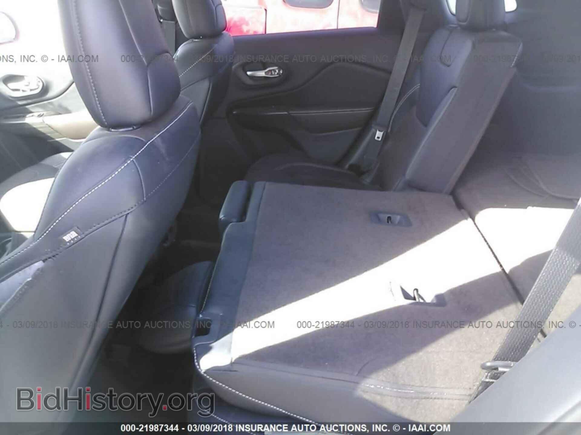 2015 Jeep Cherokee - VIN: 1C4PJLDB8FW566129 - Photo 8