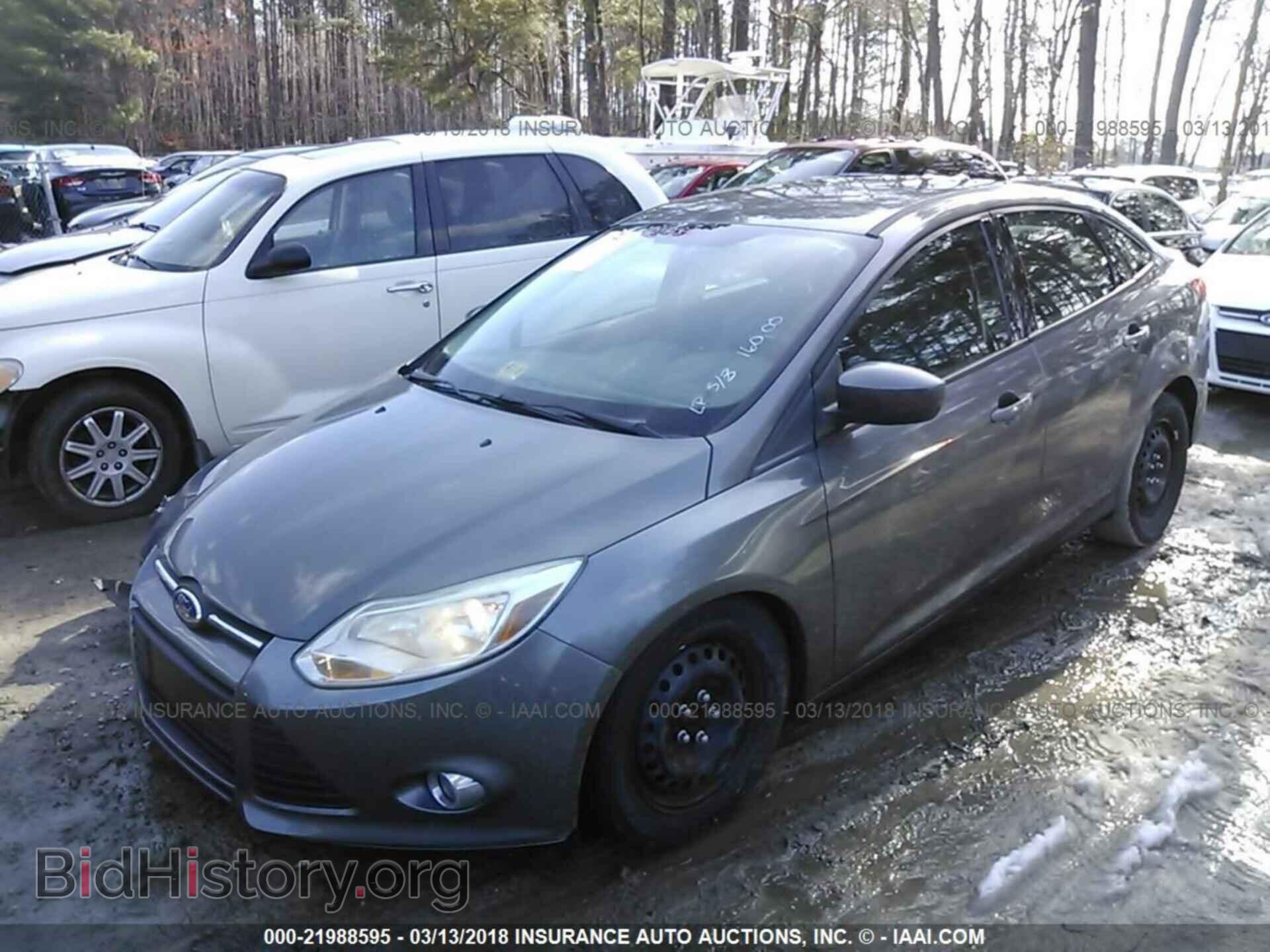 2012 Ford Focus - VIN: 1FAHP3F20CL207294 - Photo 2