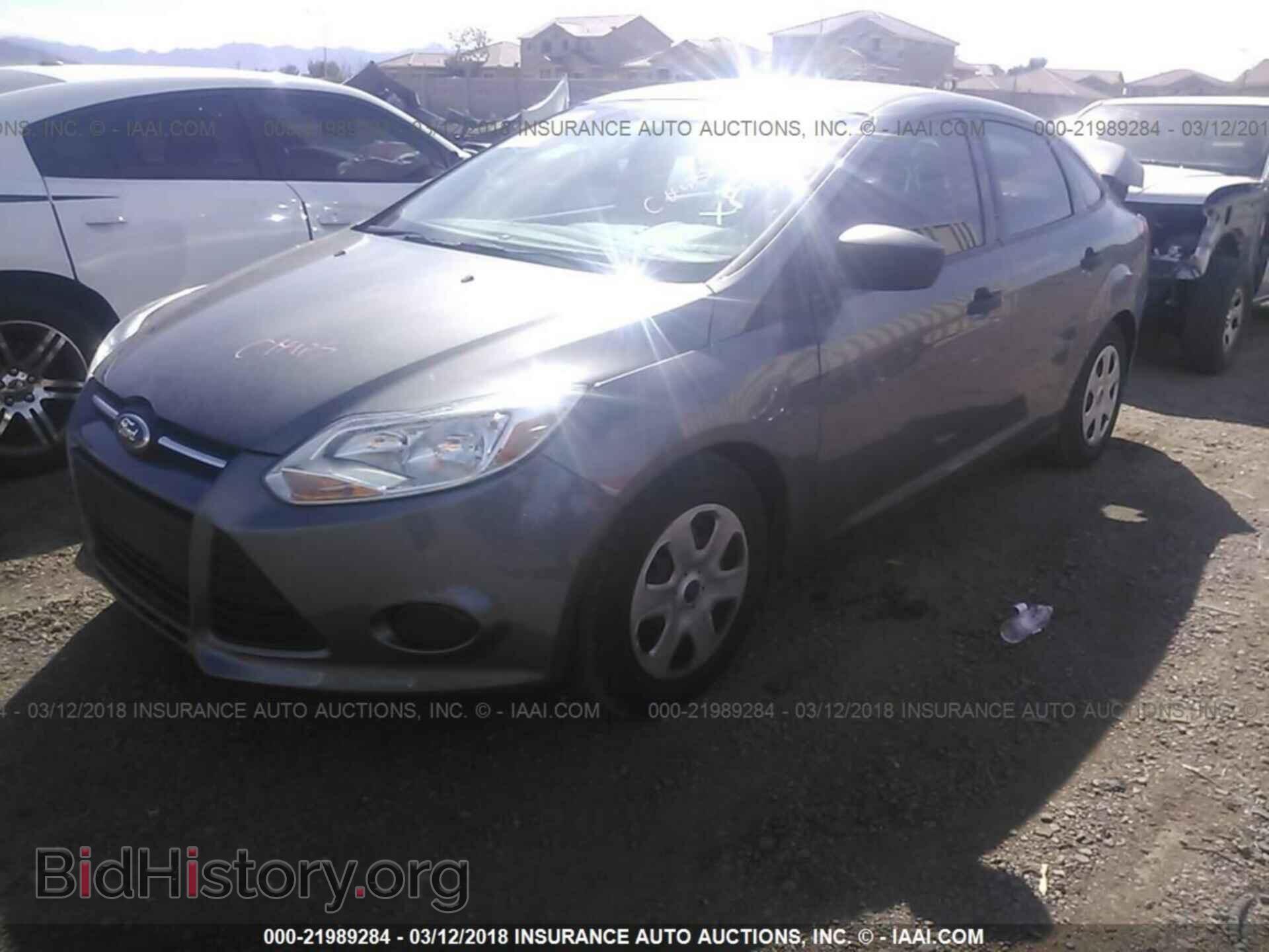 2014 Ford Focus - VIN: 1FADP3E20EL156706 - Photo 2