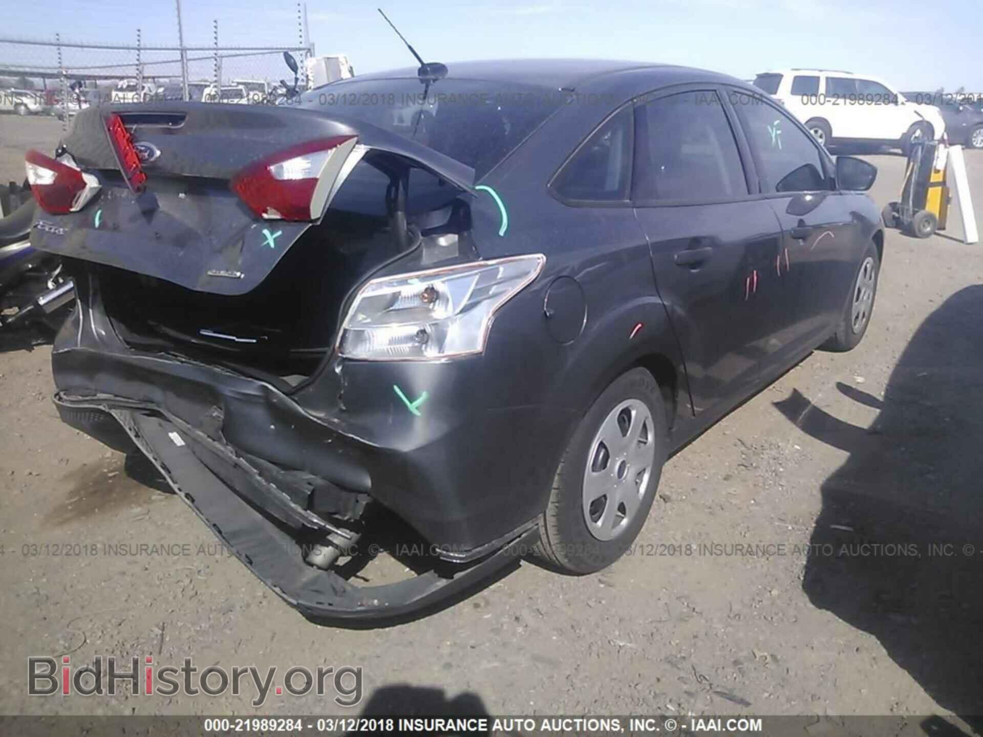 2014 Ford Focus - VIN: 1FADP3E20EL156706 - Photo 4