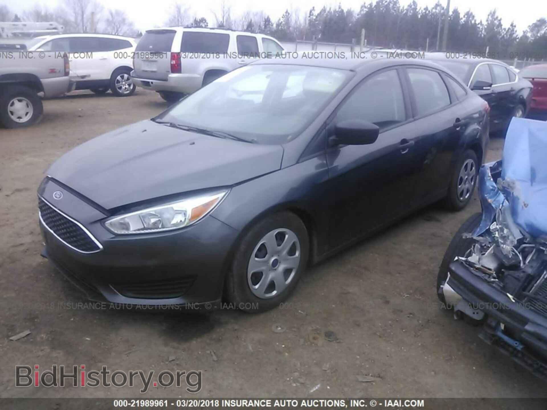 2016 Ford Focus - VIN: 1FADP3E22GL279880 - Фото 2