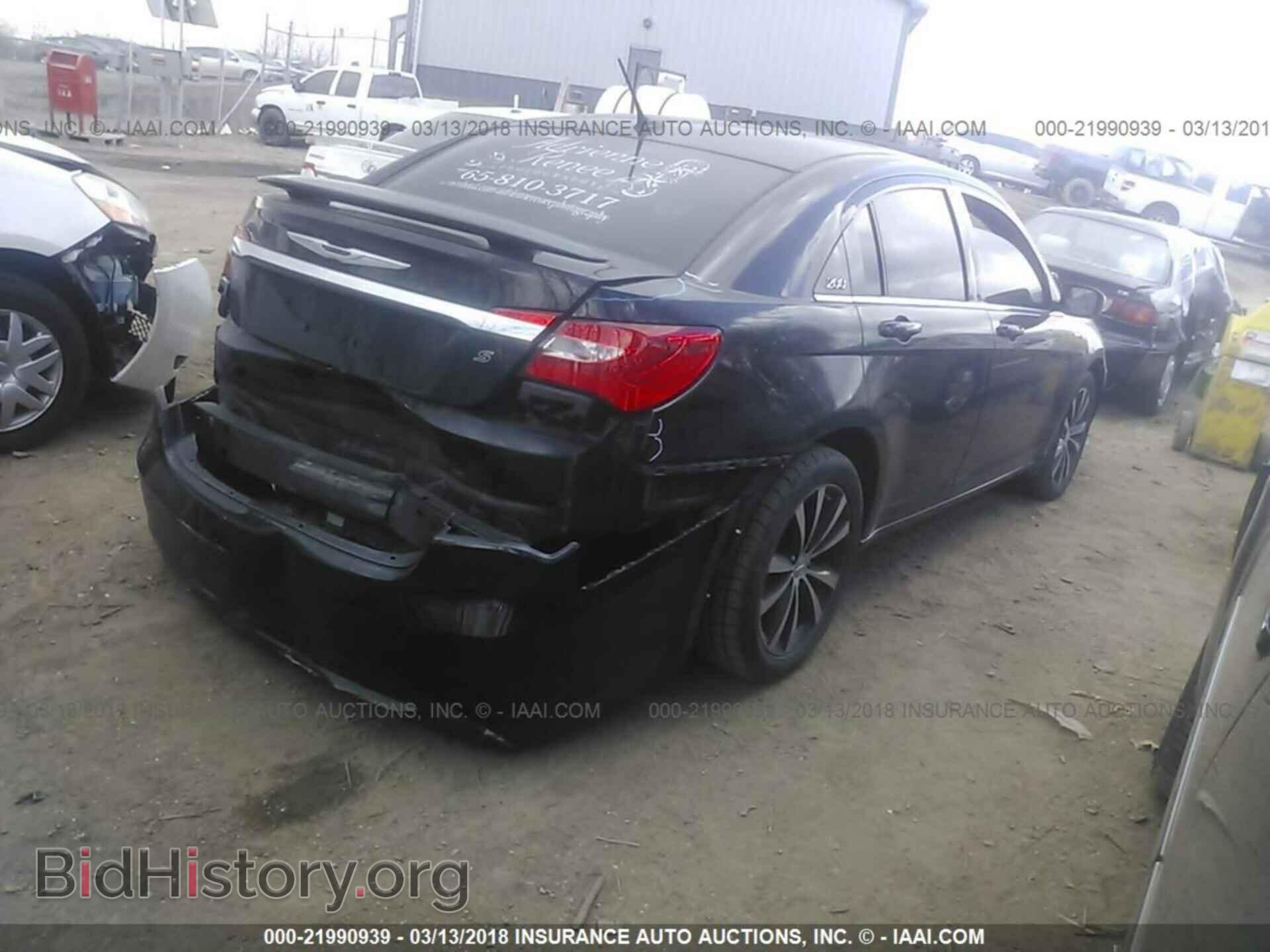 2013 Chrysler 200 - VIN: 1C3CCBBB1DN579589 - Photo 4