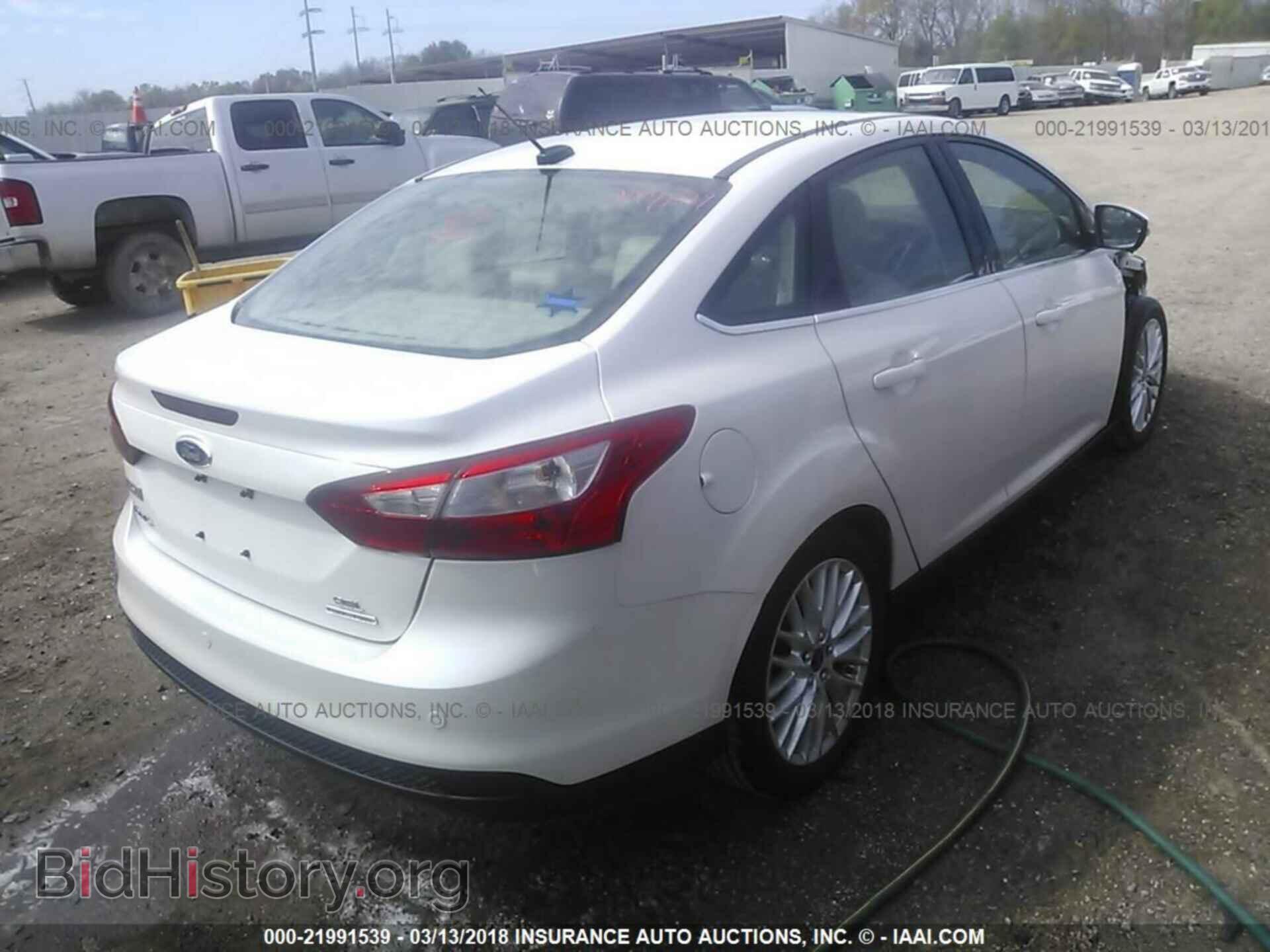2012 Ford Focus - VIN: 1FAHP3H20CL444266 - Photo 4