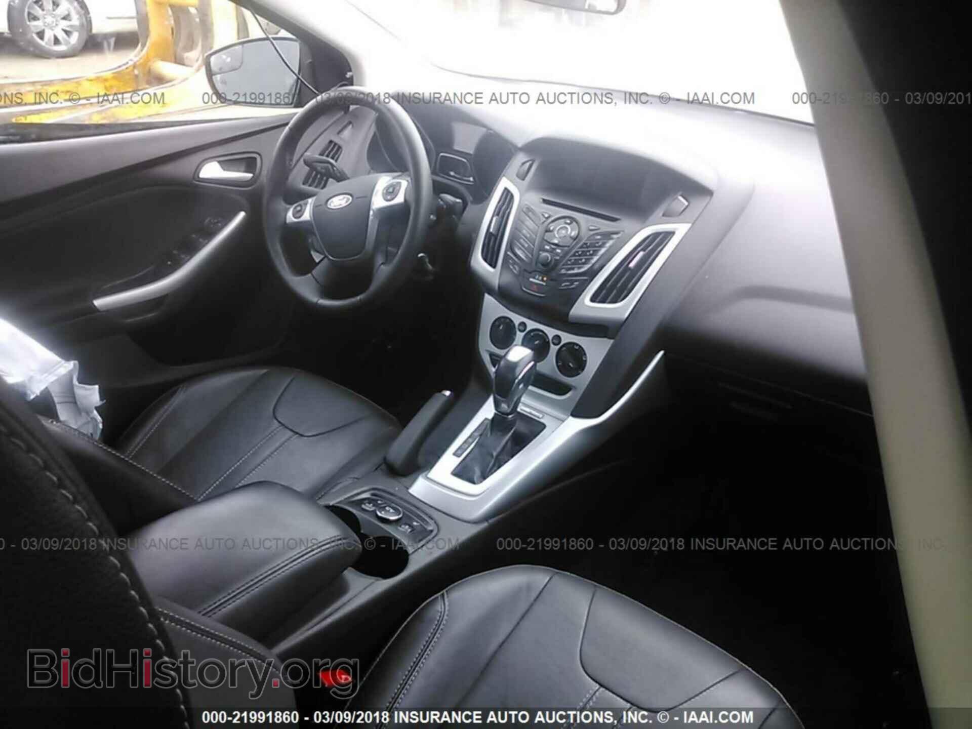 2014 Ford Focus - VIN: 1FADP3F22EL207458 - Photo 5