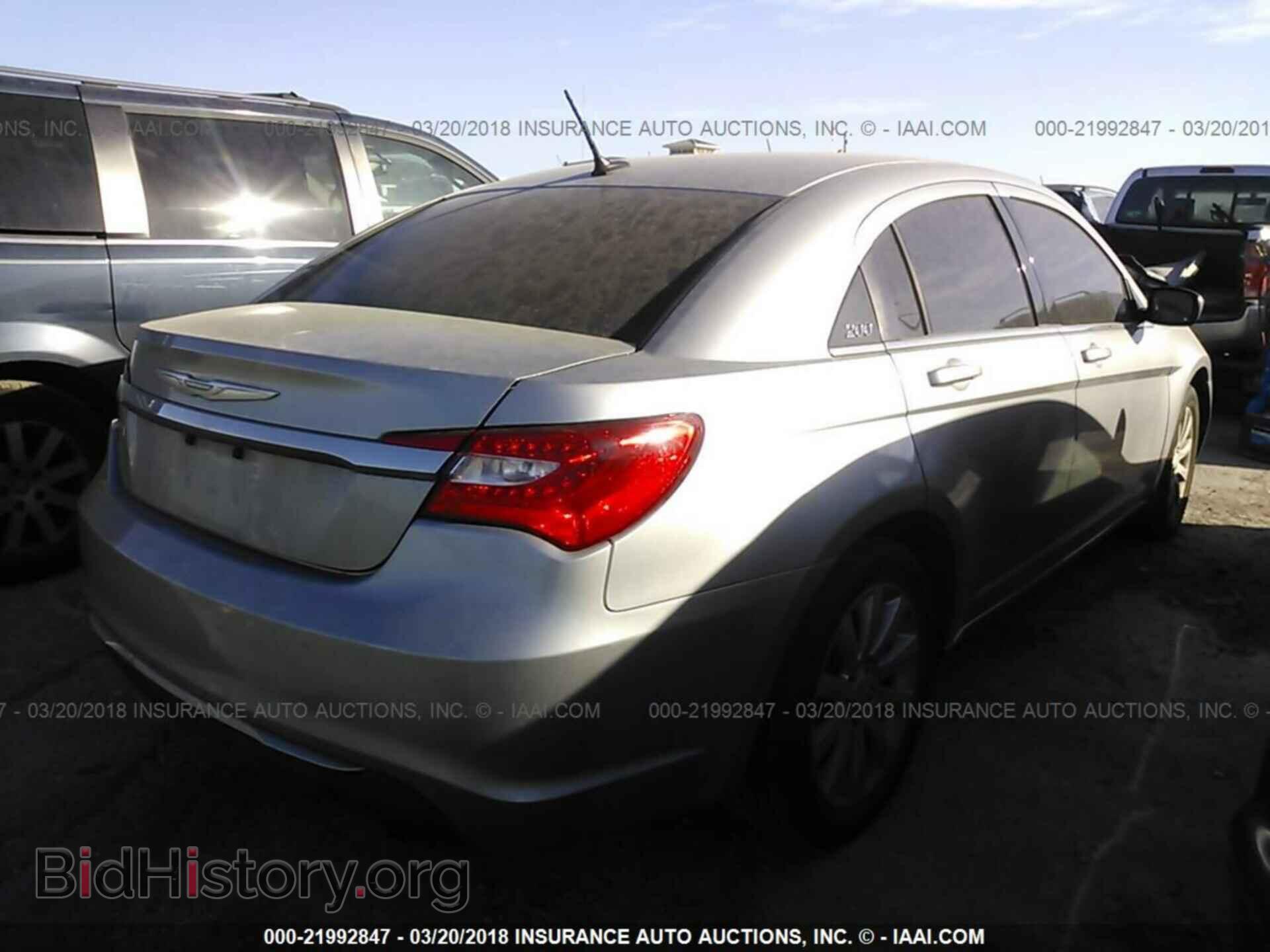 2013 Chrysler 200 - VIN: 1C3CCBBGXDN527230 - Photo 4