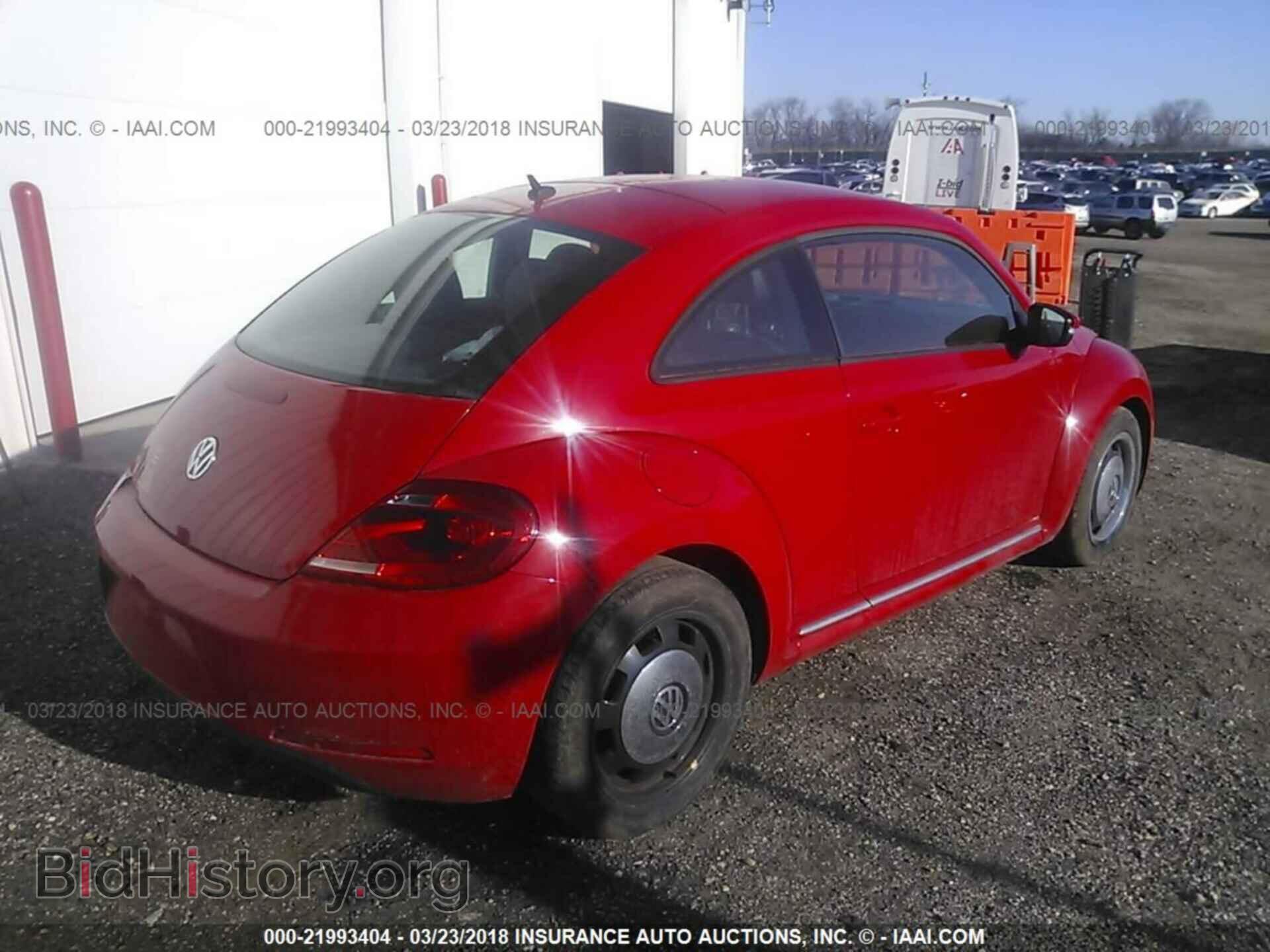 2013 Volkswagen Beetle - VIN: 3VWJP7AT2DM609995 - Фото 4
