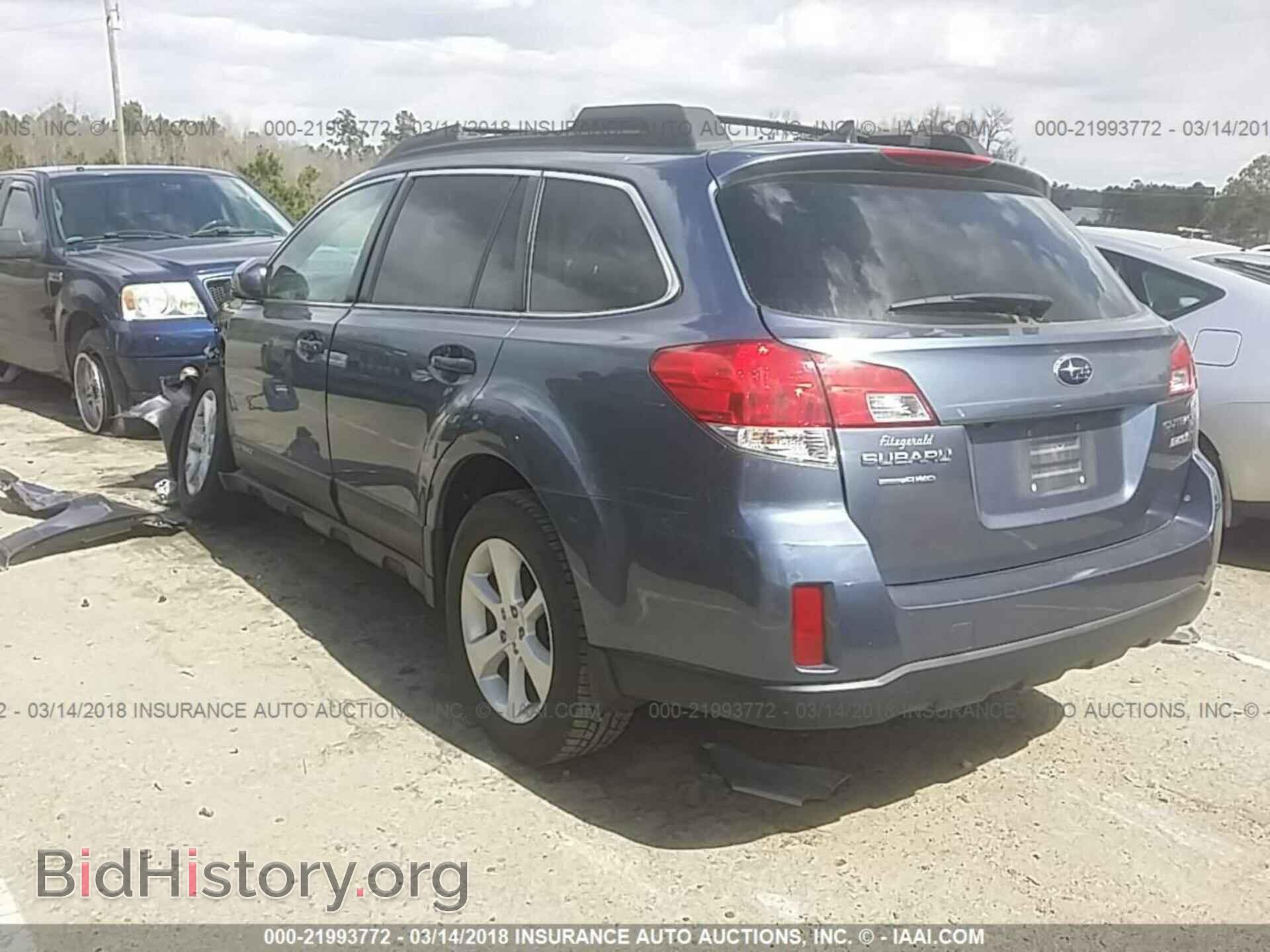 2014 Subaru Outback - VIN: 4S4BRBDC5E3326649 - Photo 3