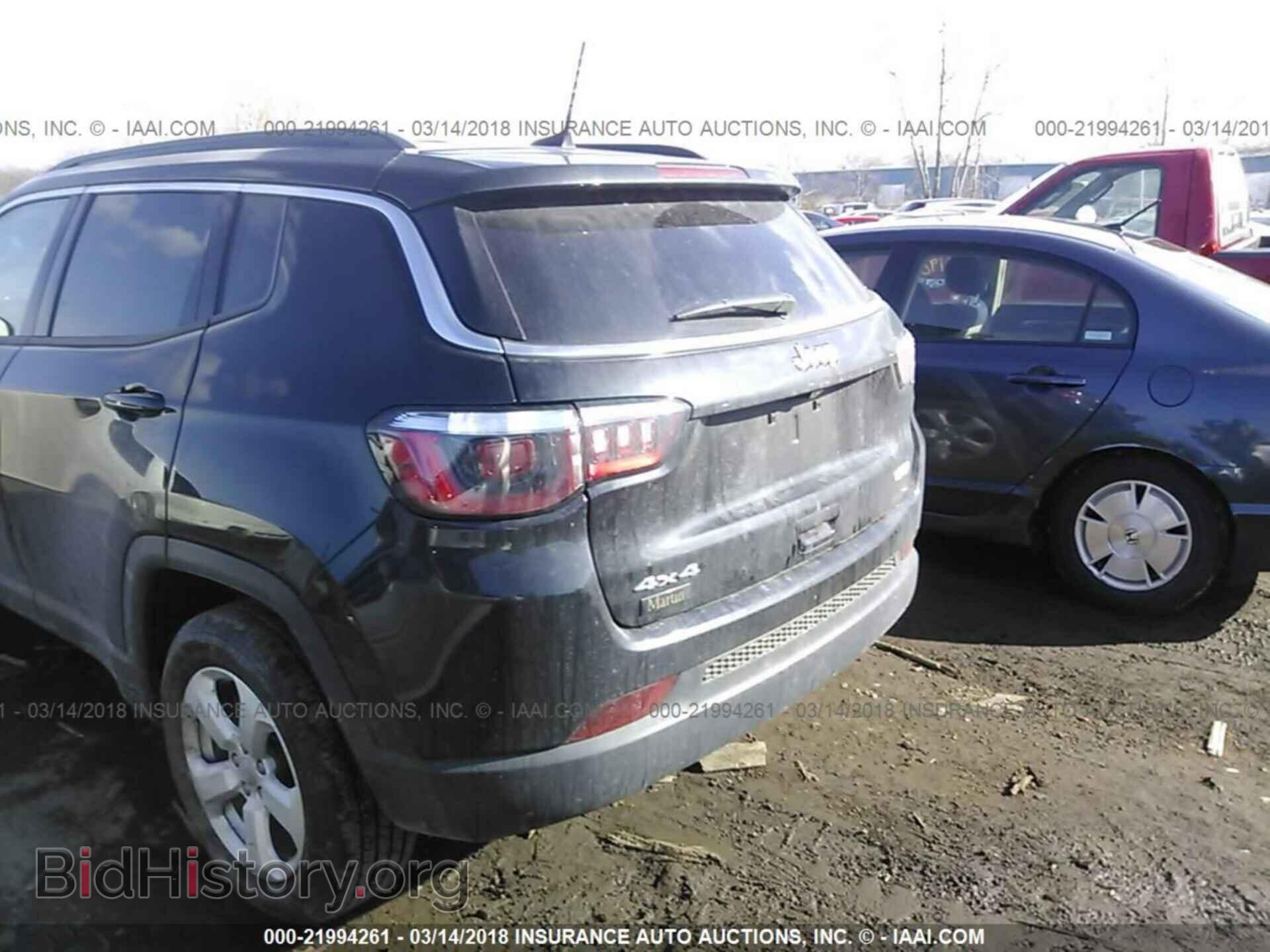 2018 Jeep Compass - VIN: 3C4NJDBBXJT143003 - Photo 3