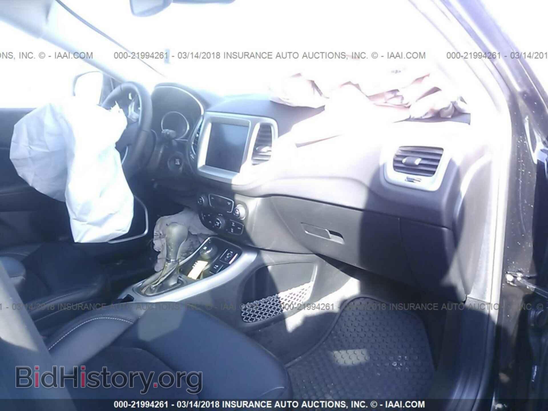 2018 Jeep Compass - VIN: 3C4NJDBBXJT143003 - Photo 5