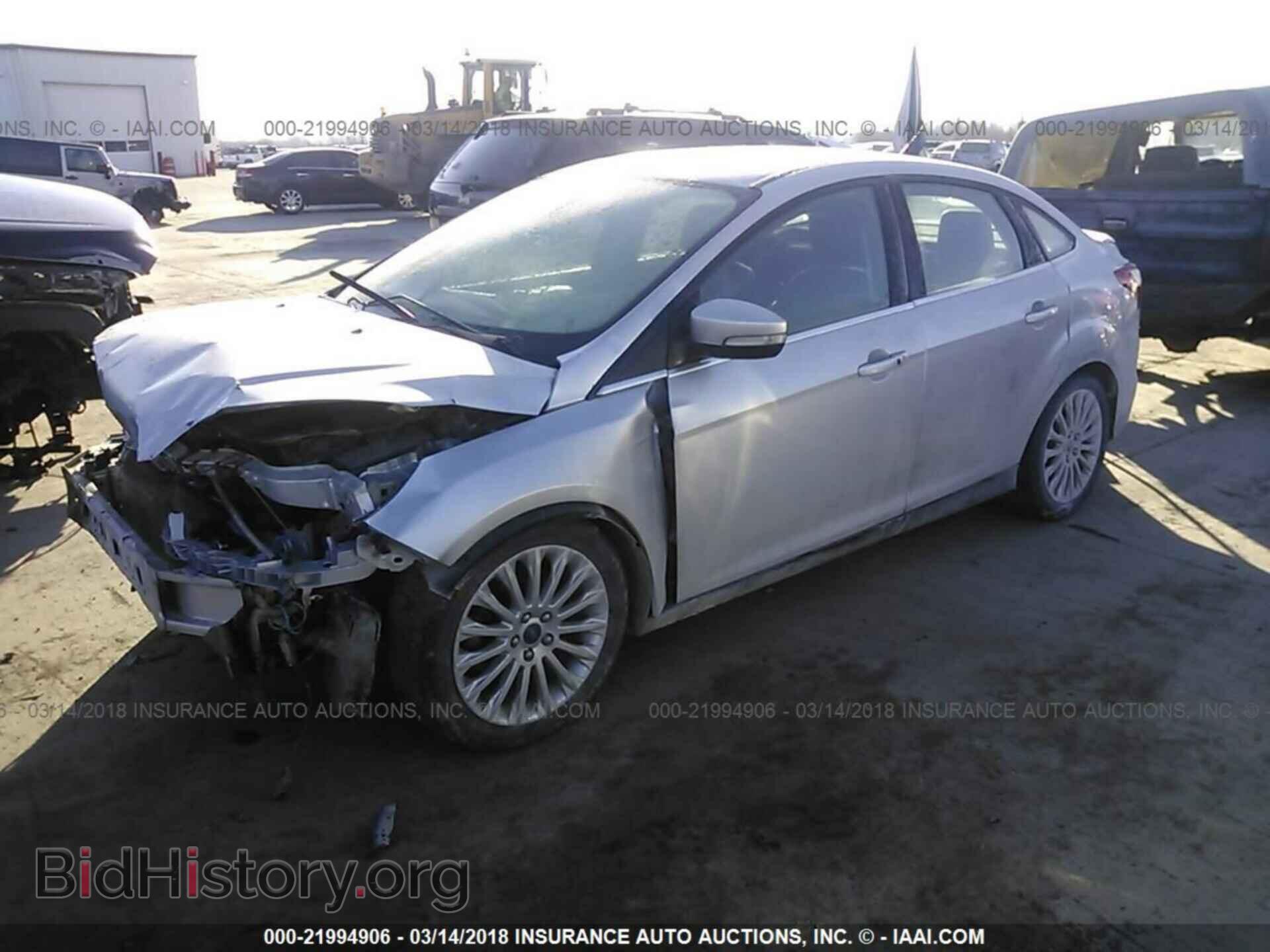 2012 Ford Focus - VIN: 1FAHP3J22CL447941 - Photo 2