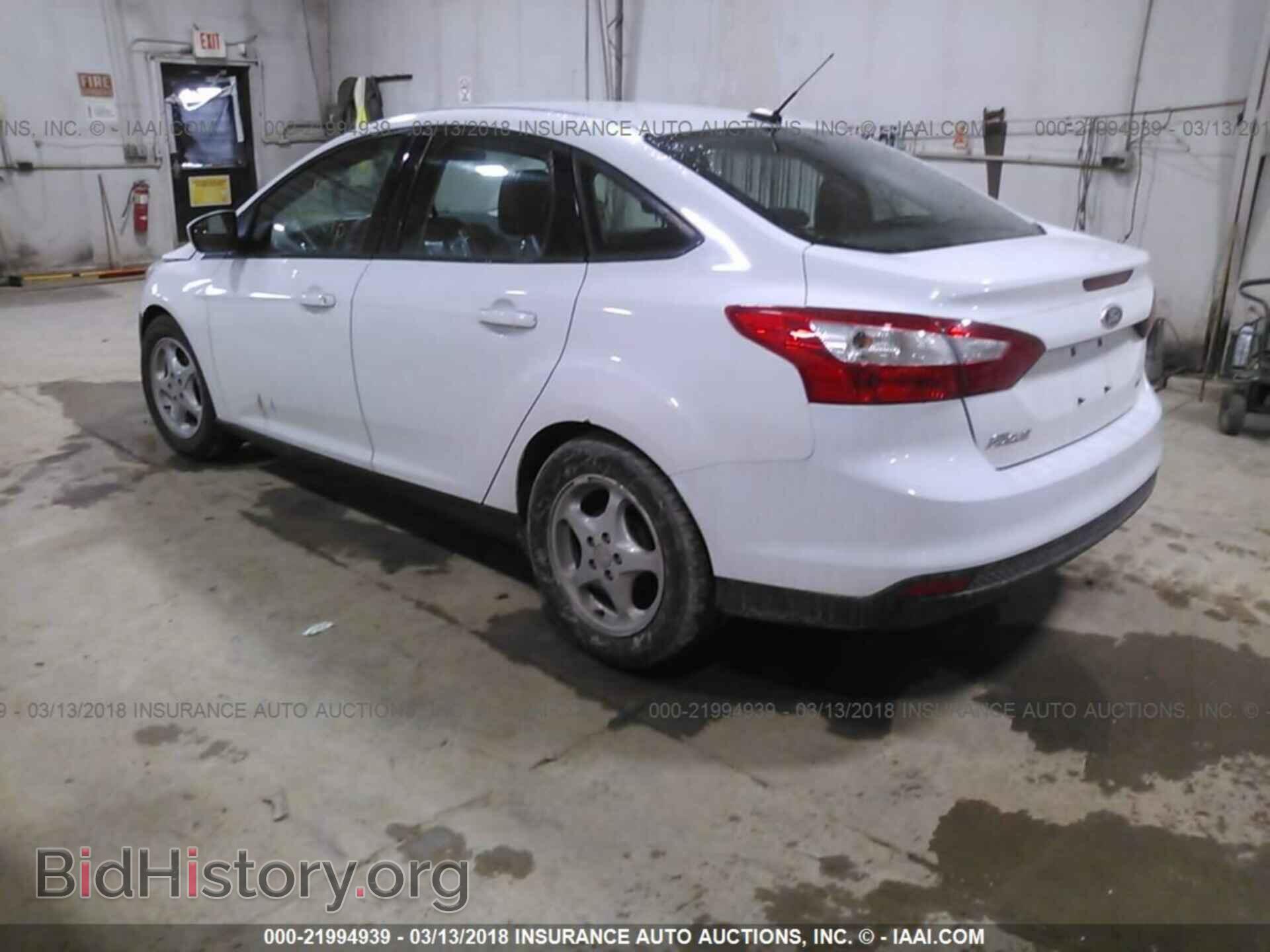 2012 Ford Focus - VIN: 1FAHP3F25CL306970 - Photo 3