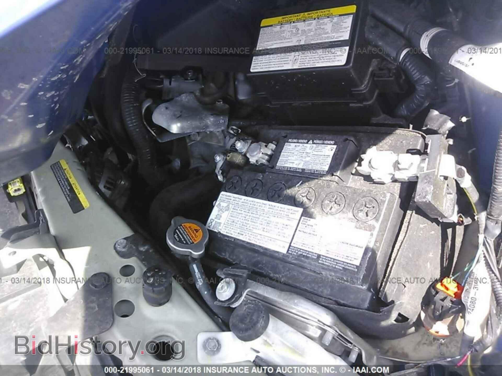 2016 Nissan Versa note - VIN: 3N1CE2CP6GL352647 - Photo 10