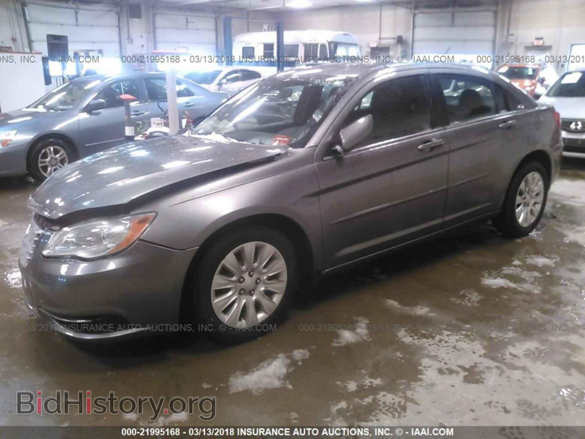2012 Chrysler 200 - VIN: 1C3CCBAB3CN248562 - Фото 2