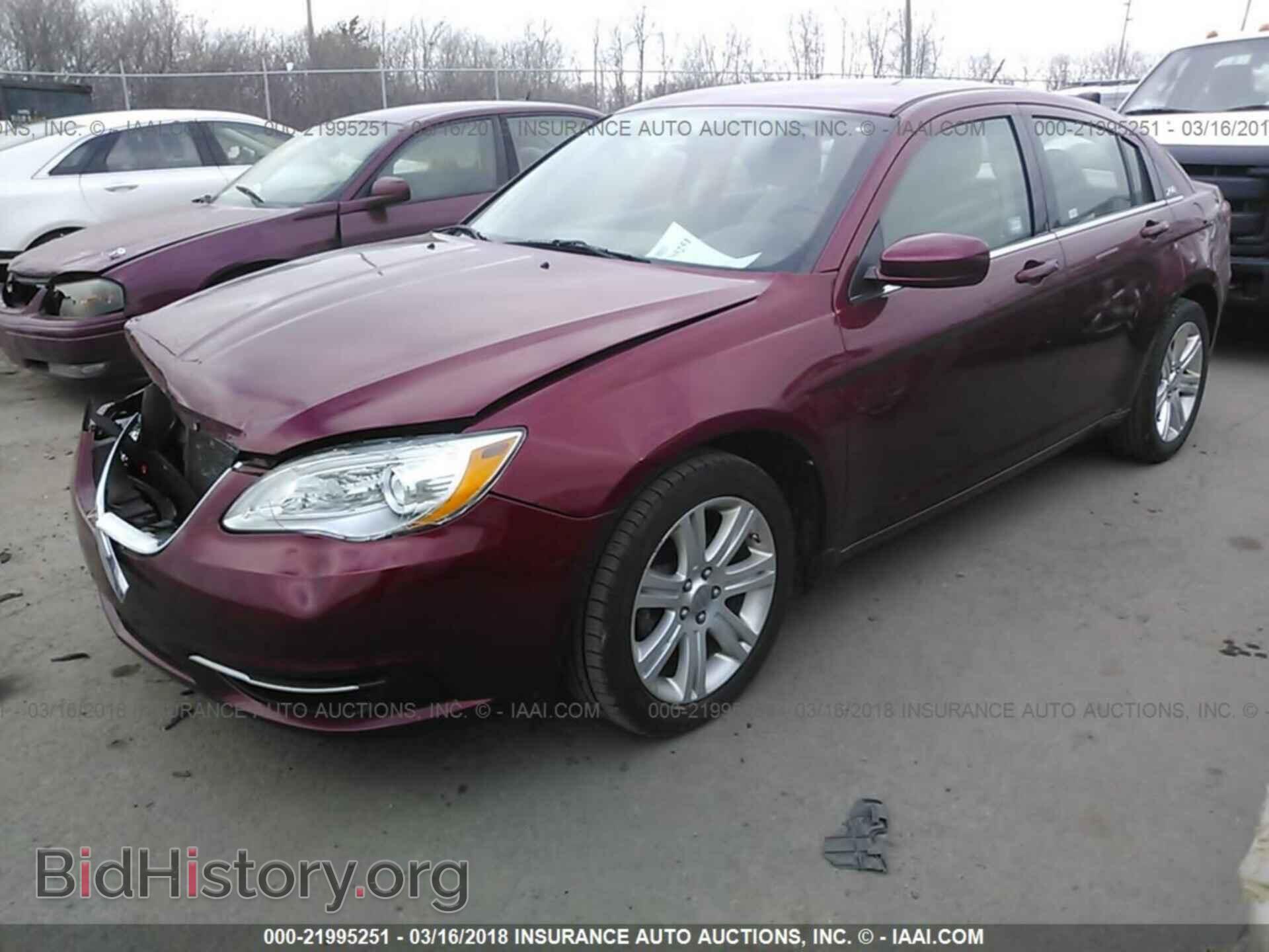 2013 Chrysler 200 - VIN: 1C3CCBBB9DN765588 - Photo 2
