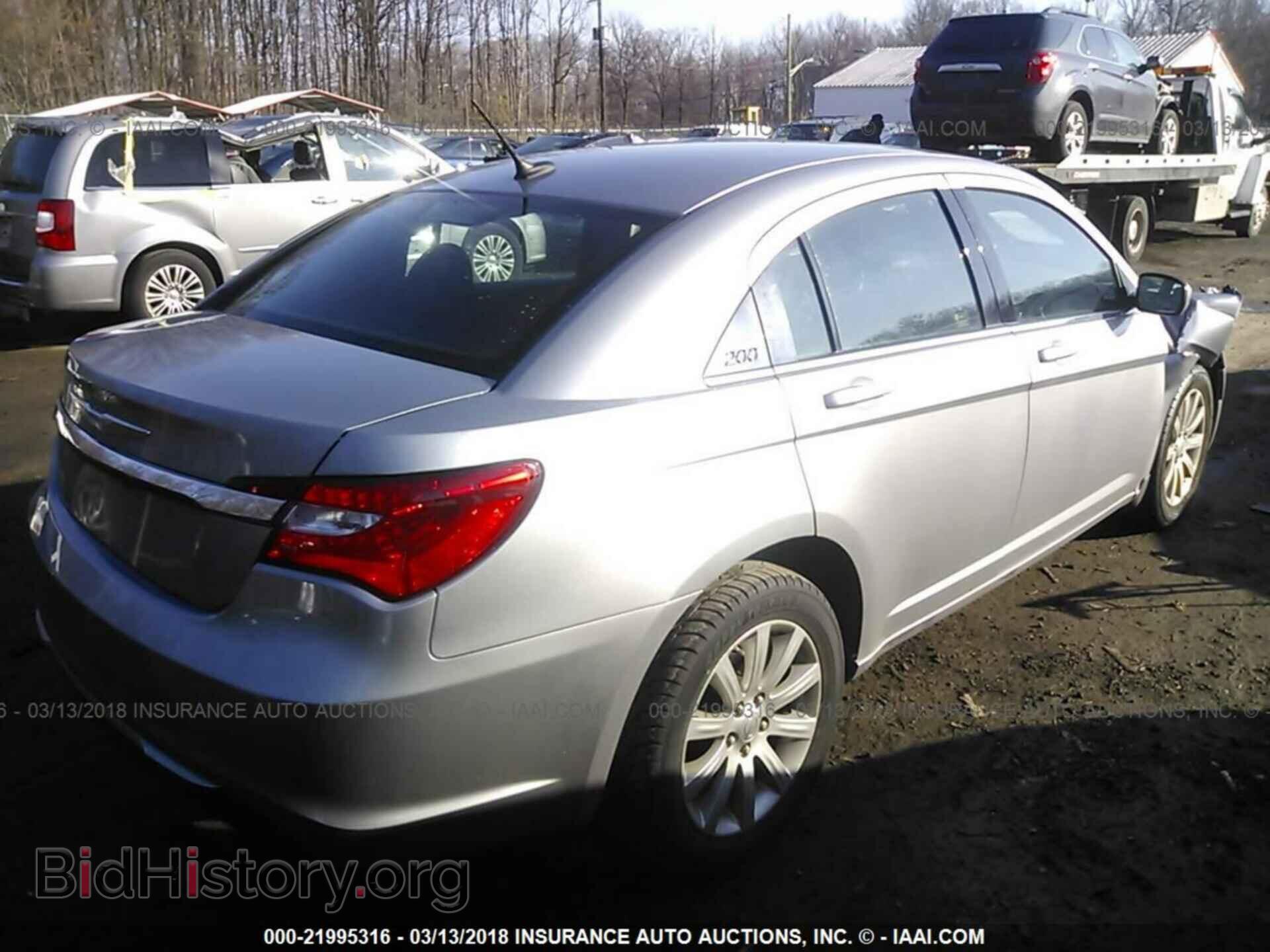 2014 Chrysler 200 - VIN: 1C3CCBBB0EN192159 - Photo 4
