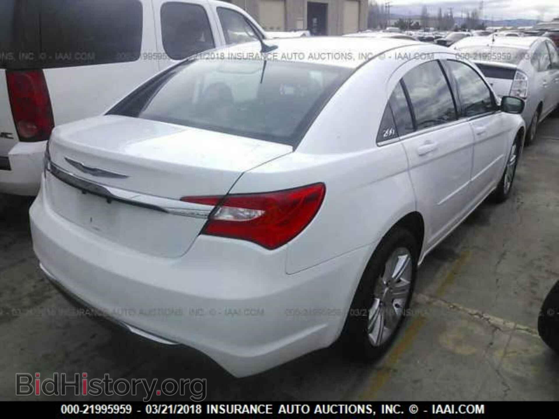 2013 Chrysler 200 - VIN: 1C3CCBBBXDN714746 - Фото 4