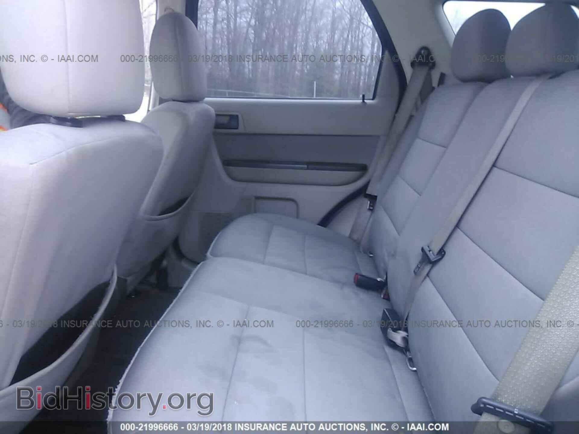 2012 Ford Escape - VIN: 1FMCU9DG6CKC76457 - Photo 8