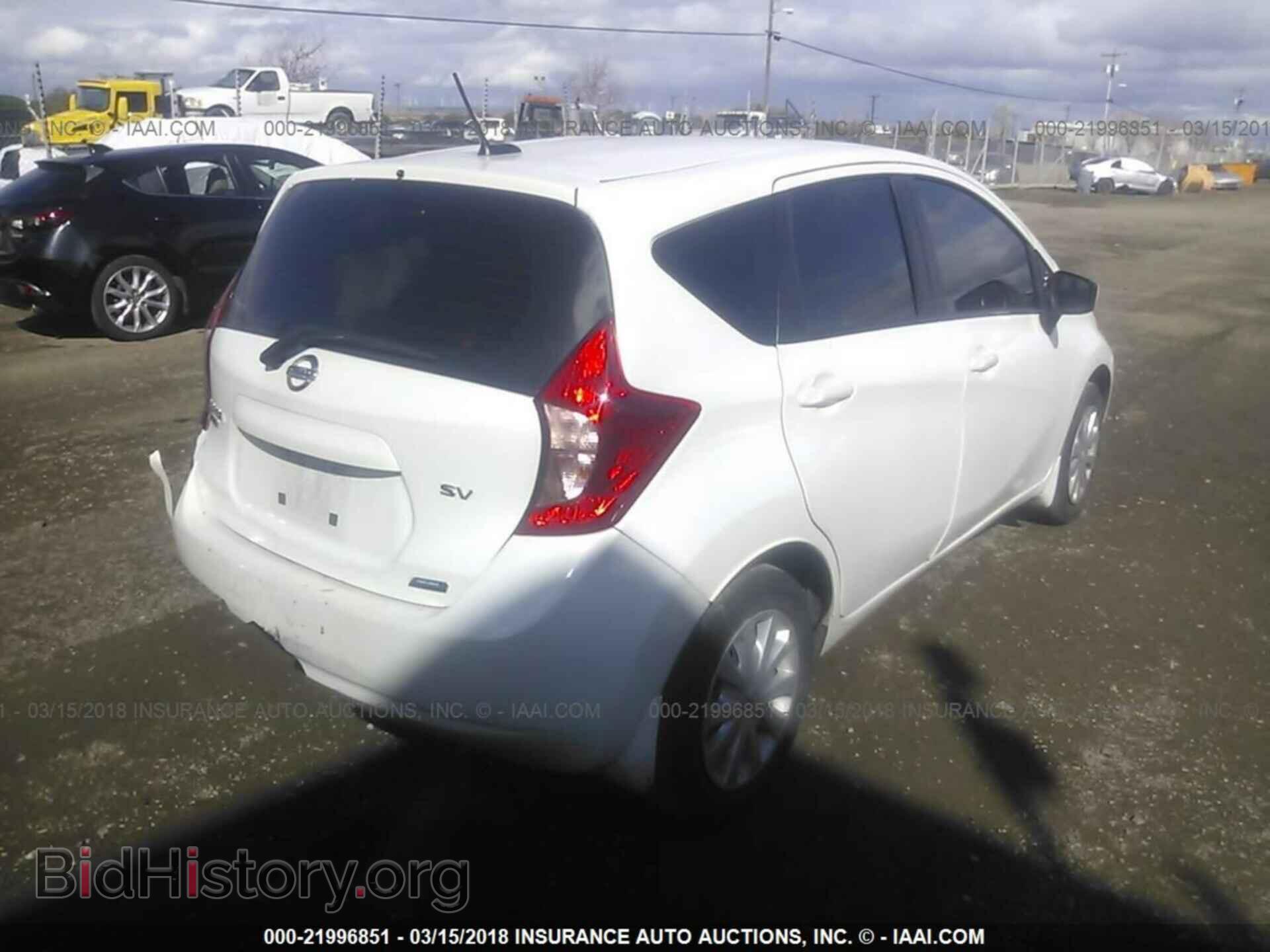 2016 Nissan Versa note - VIN: 3N1CE2CP7GL367643 - Photo 4