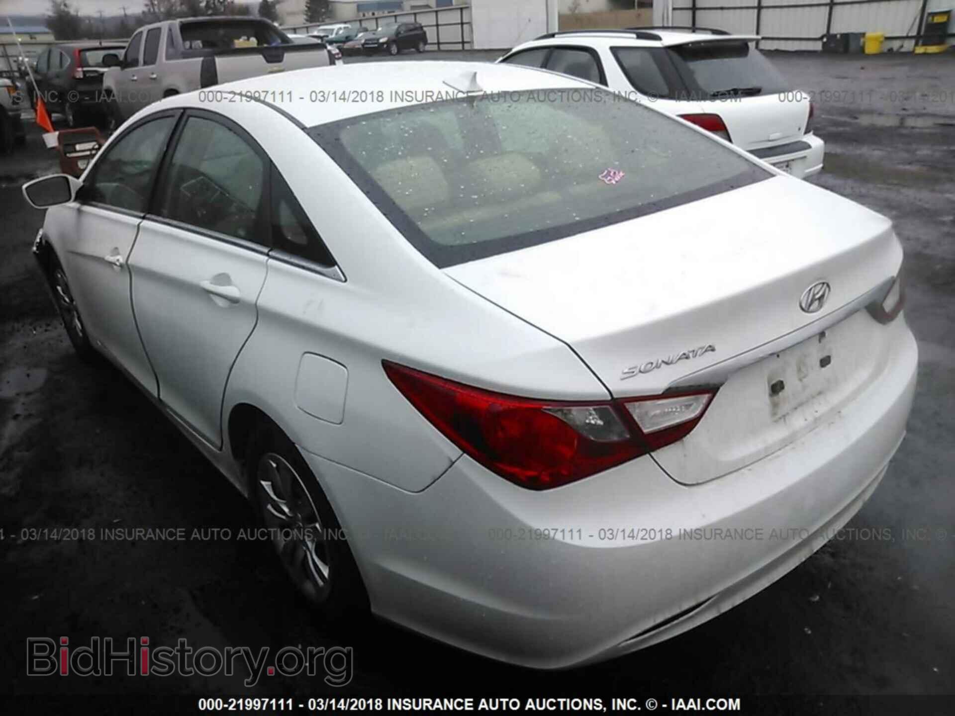 2012 Hyundai Sonata - VIN: 5NPEB4AC8CH319802 - Фото 3
