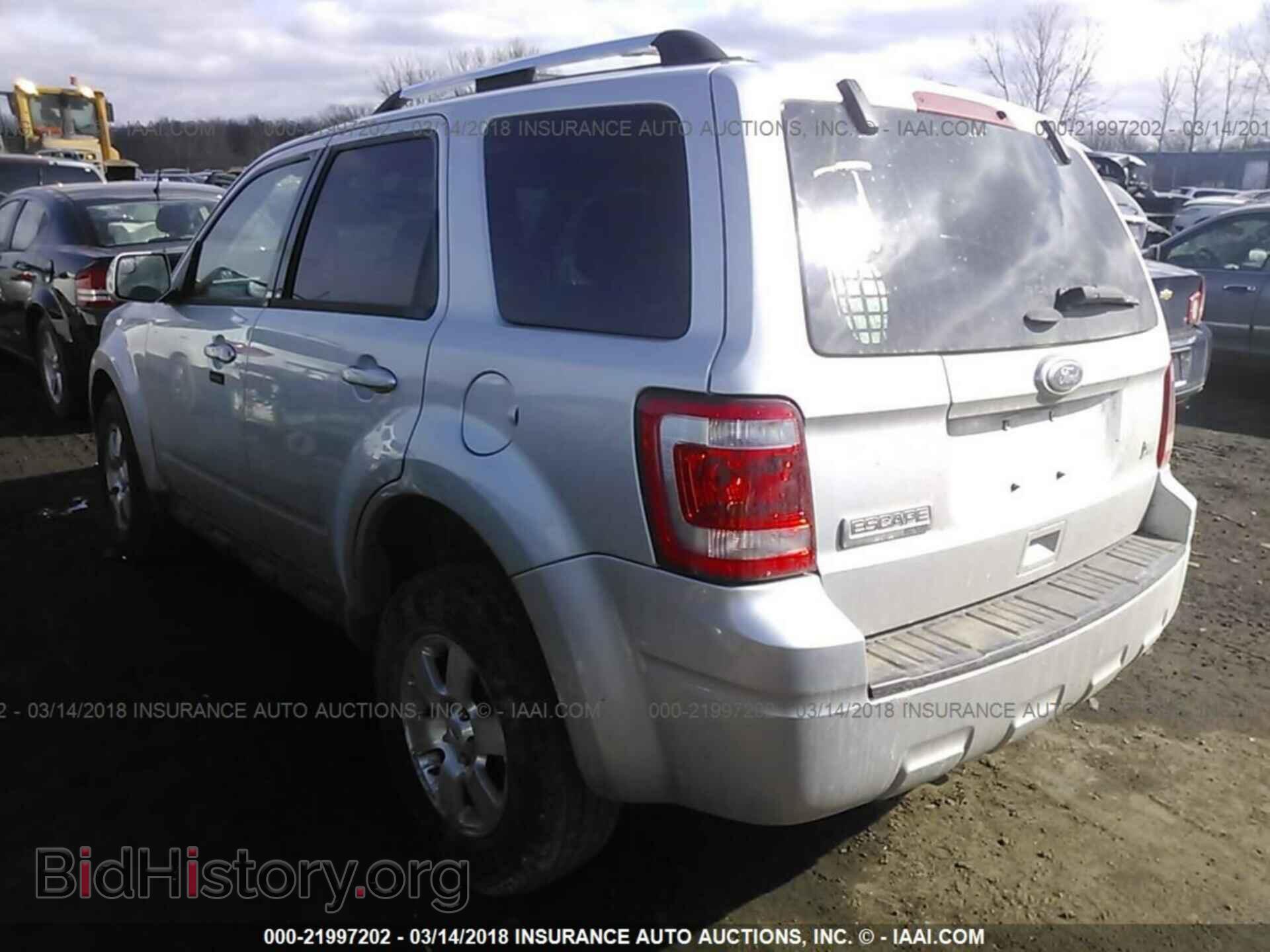 2012 Ford Escape - VIN: 1FMCU9EG7CKB68802 - Photo 3