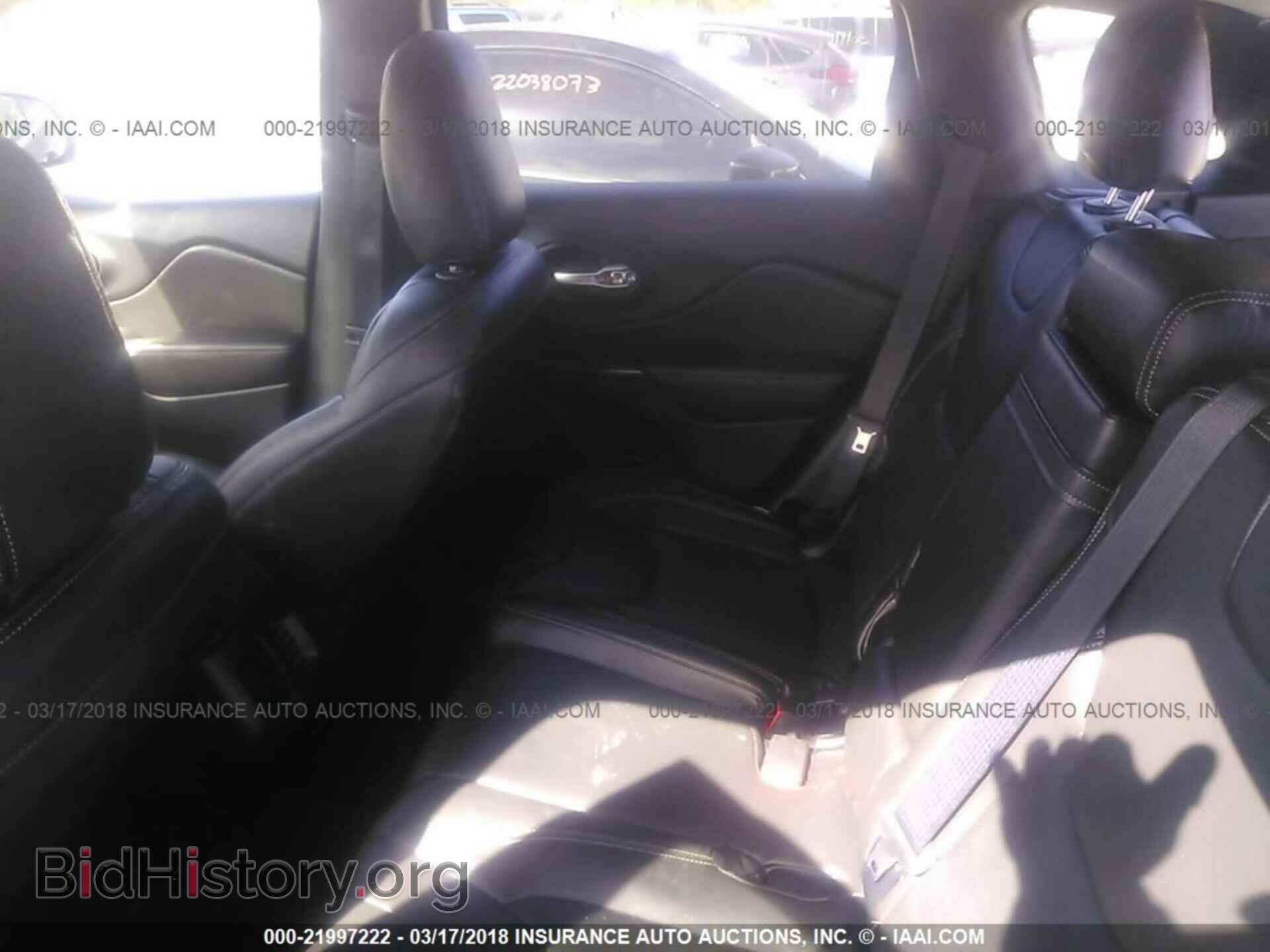 2015 Jeep Cherokee - VIN: 1C4PJMCS2FW788284 - Фото 8