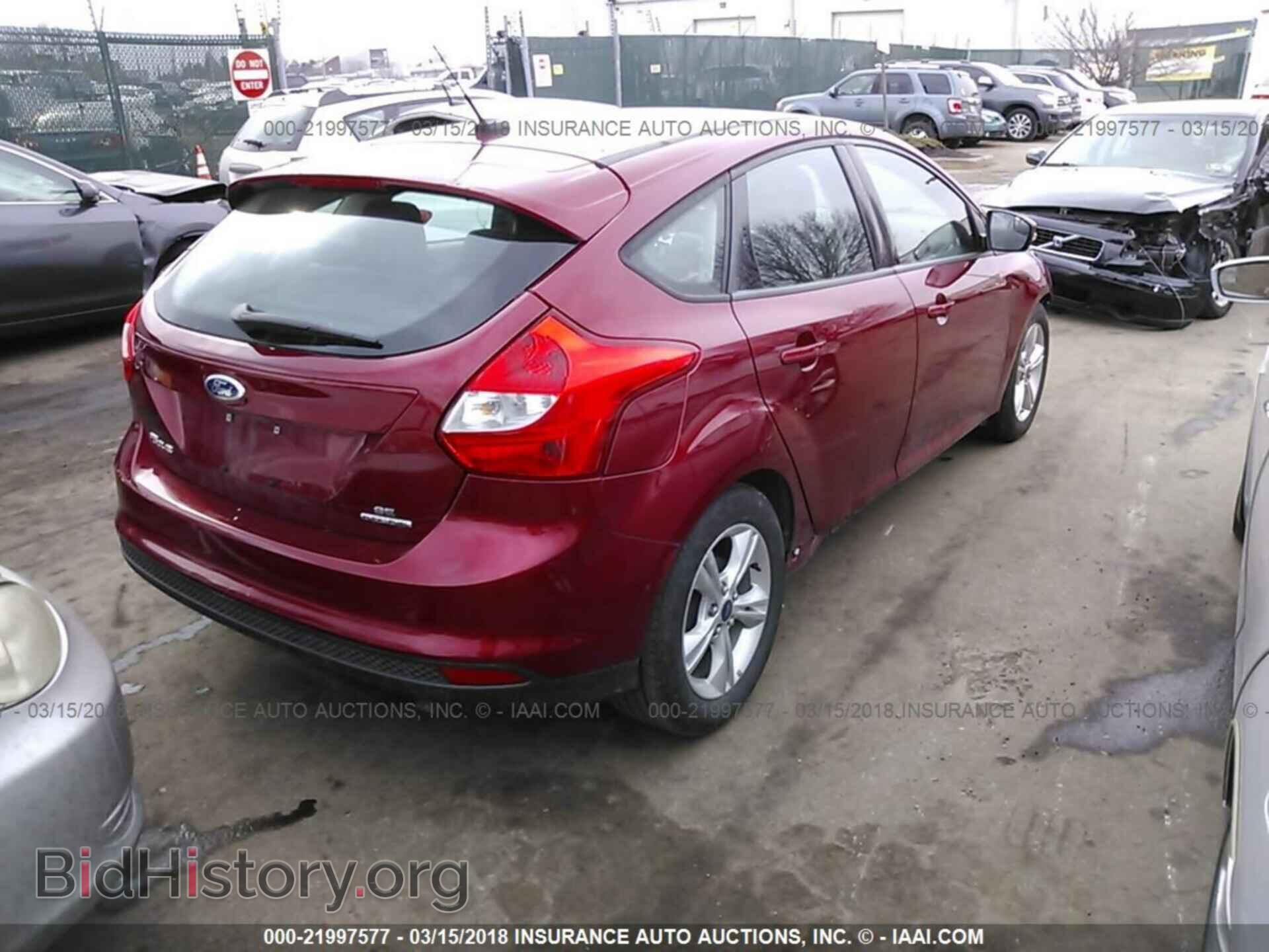 2014 Ford Focus - VIN: 1FADP3K28EL318943 - Photo 4