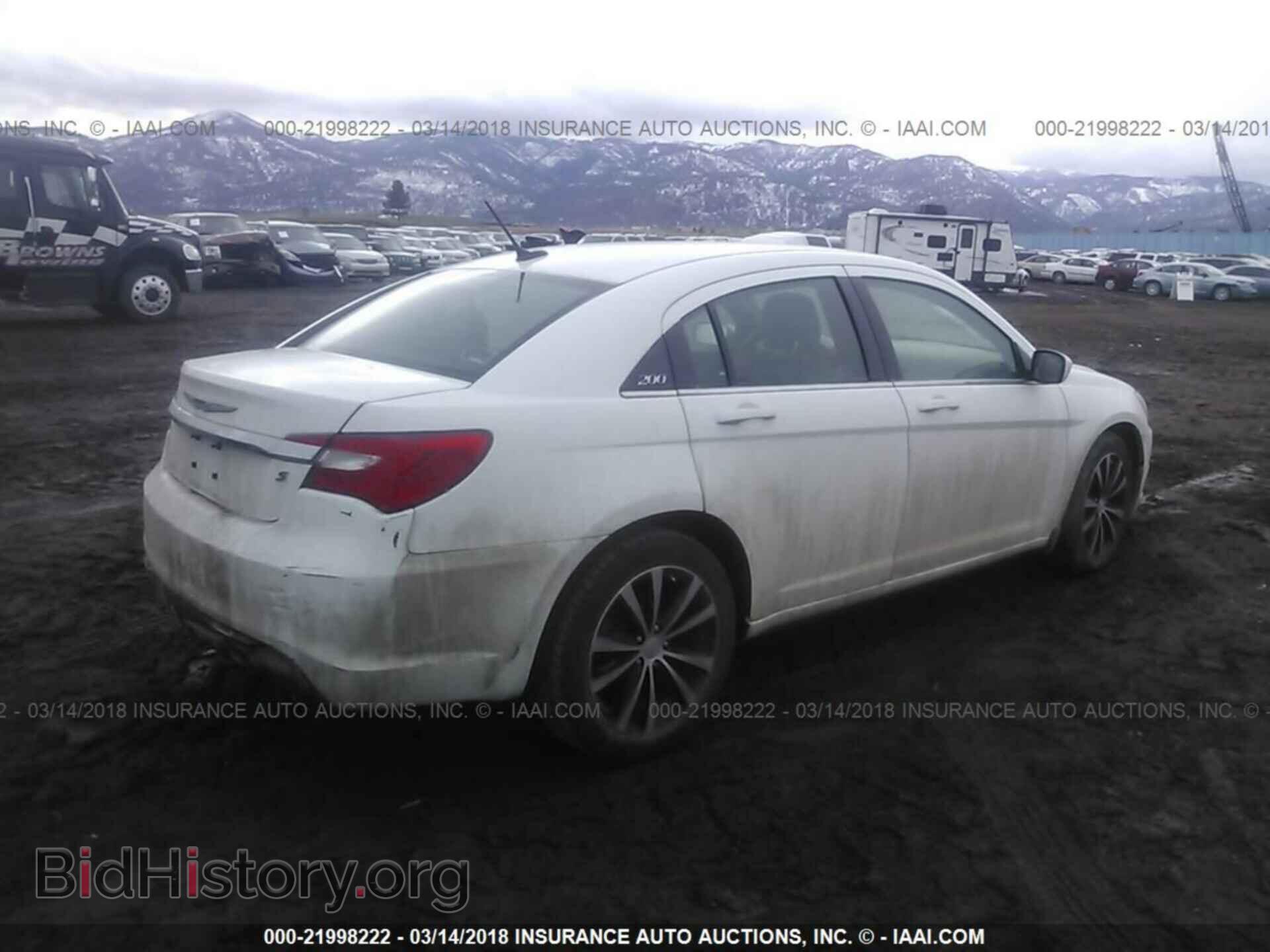 2013 Chrysler 200 - VIN: 1C3CCBCG9DN515746 - Photo 4