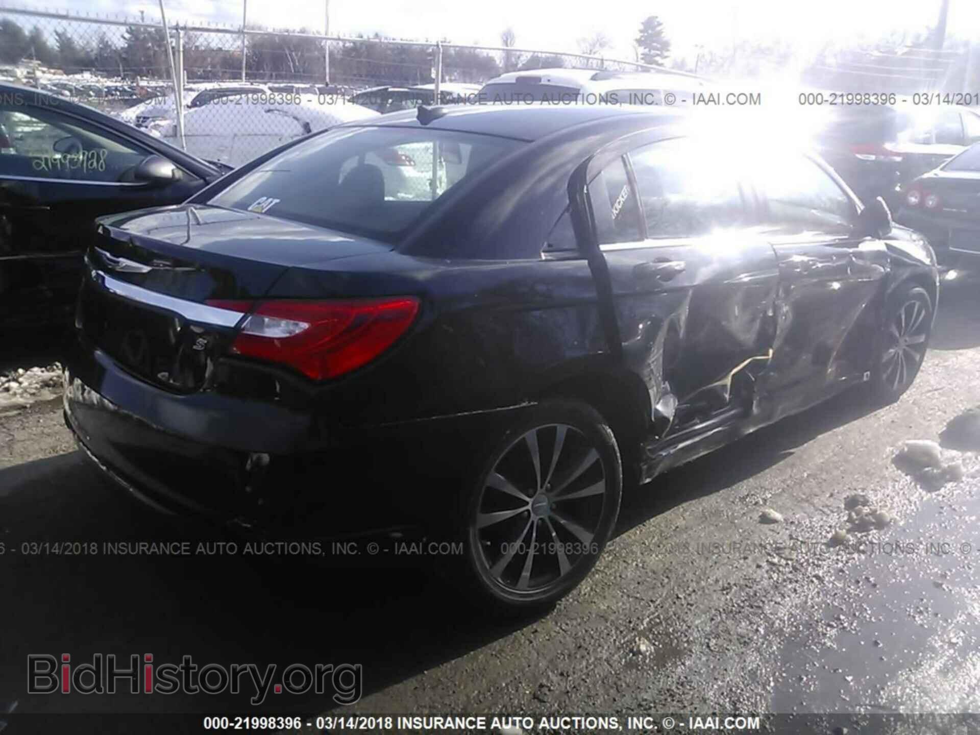 2014 Chrysler 200 - VIN: 1C3CCBBG5EN183632 - Photo 4