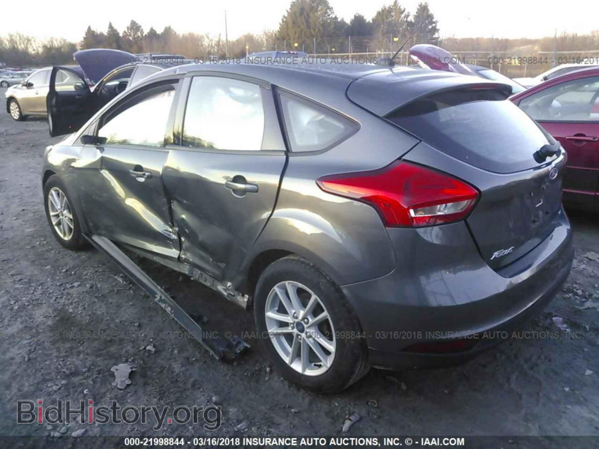 2017 Ford Focus - VIN: 1FADP3K28HL339067 - Photo 3