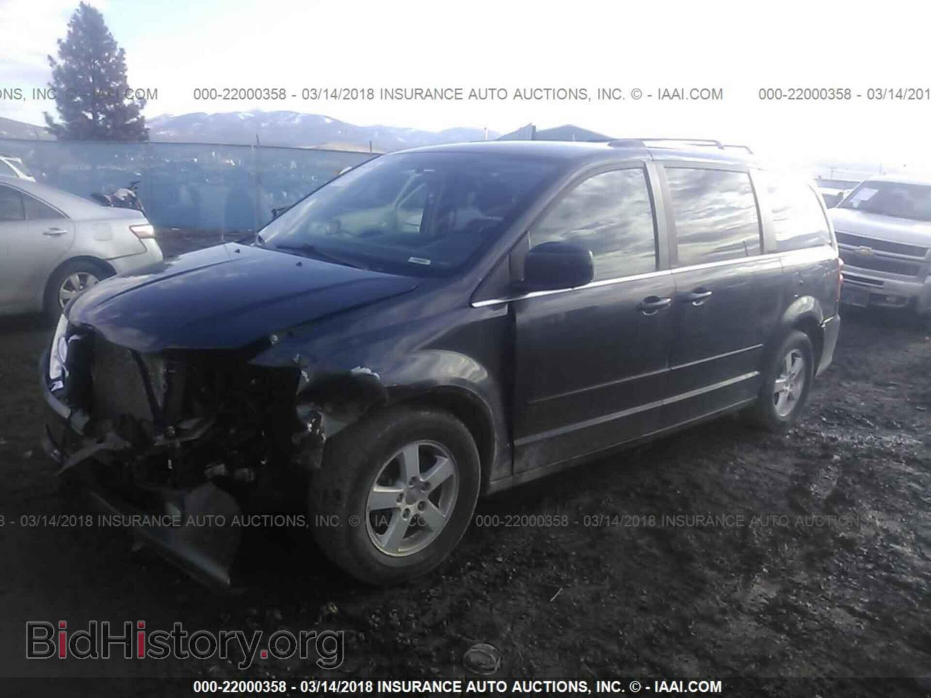 2011 Dodge Grand Caravan - VIN: 2D4RN5DG8BR706982 - Фото 2