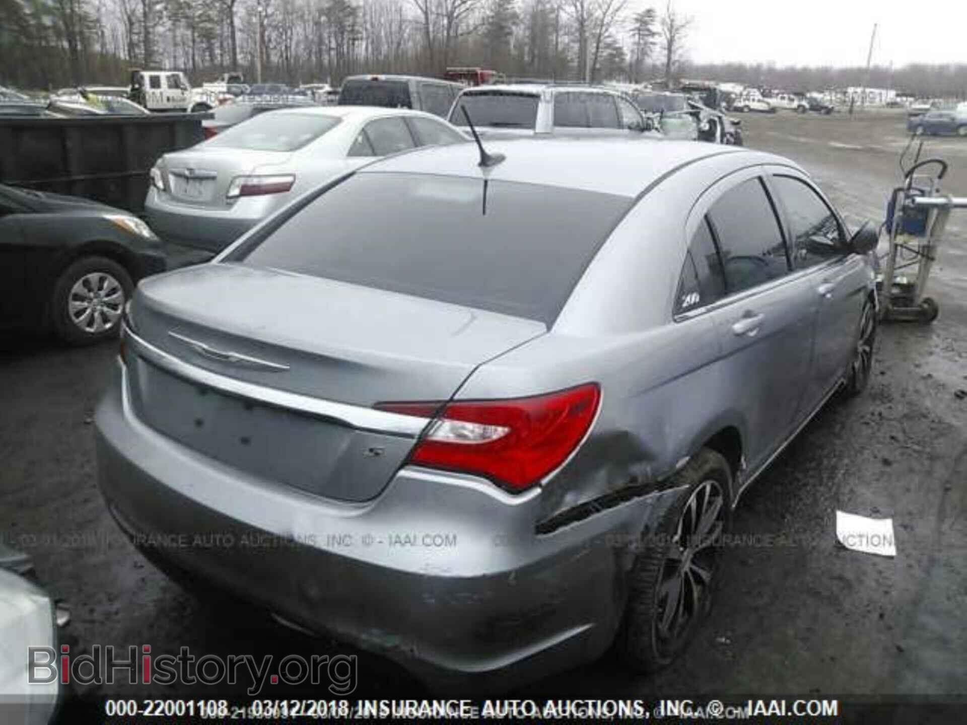 2013 Chrysler 200 - VIN: 1C3CCBBG8DN747420 - Photo 4
