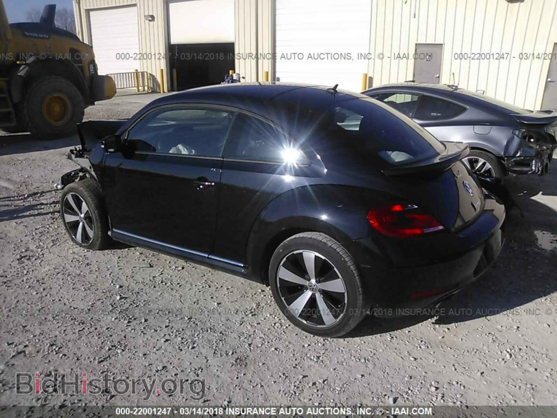 2013 Volkswagen Beetle - VIN: 3VW4A7AT9DM656066 - Фото 3