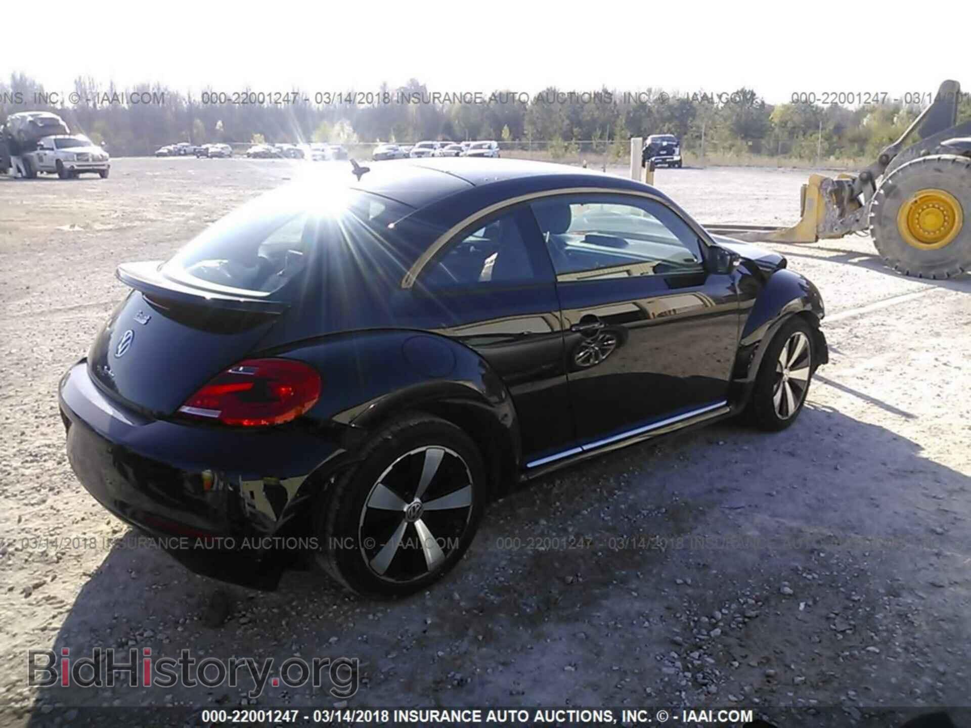 2013 Volkswagen Beetle - VIN: 3VW4A7AT9DM656066 - Фото 4