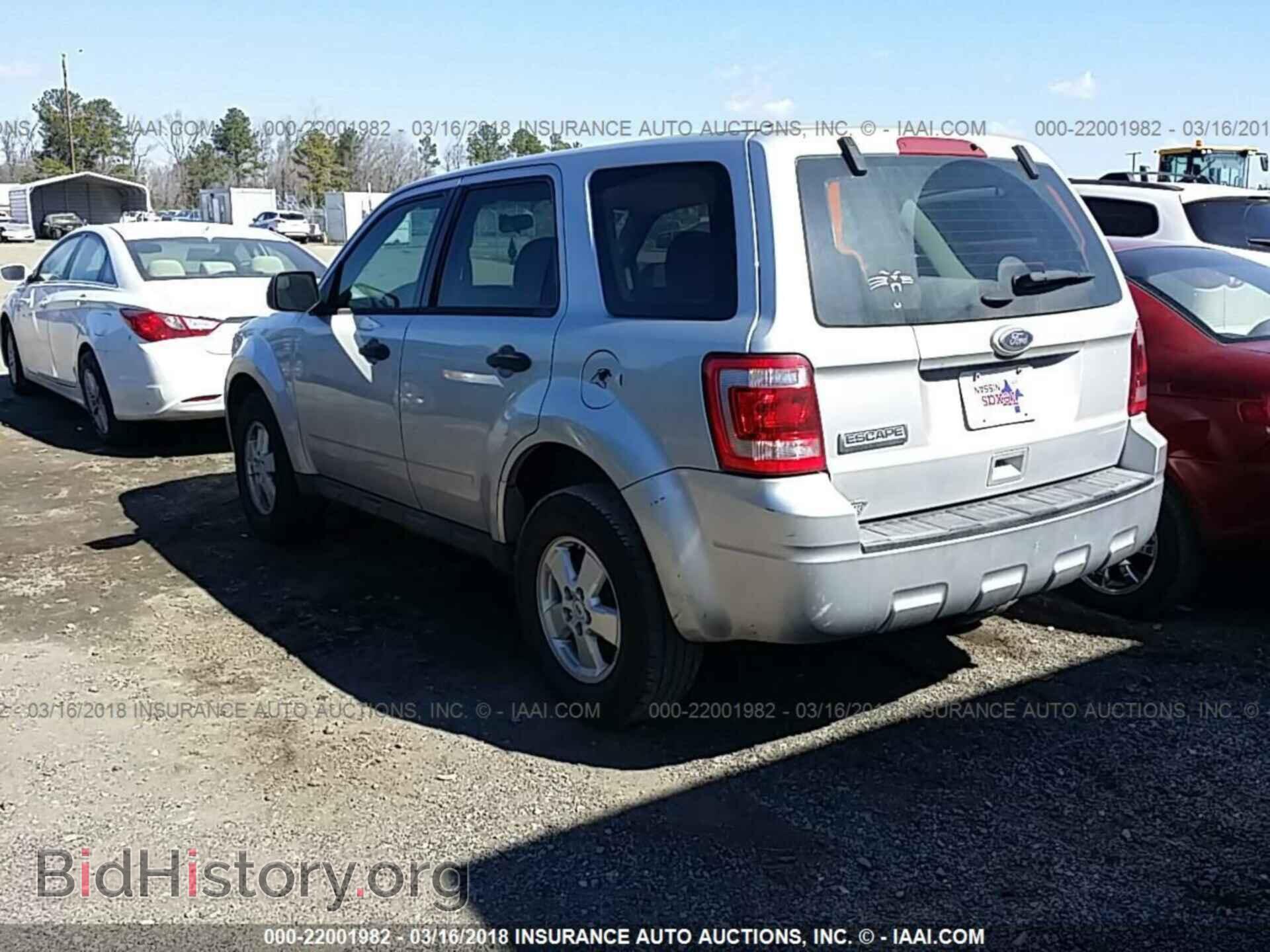 2012 Ford Escape - VIN: 1FMCU0C75CKB30306 - Photo 3