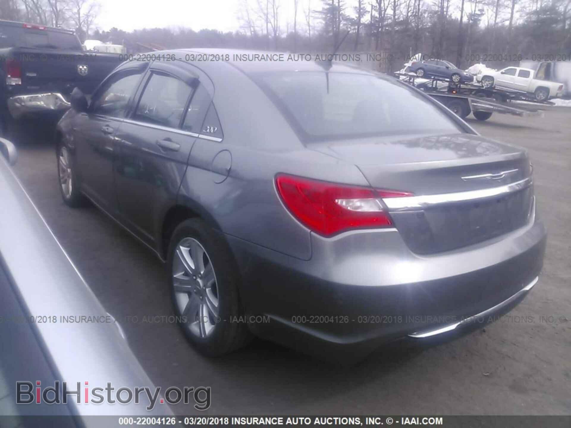 2013 Chrysler 200 - VIN: 1C3CCBAB1DN670928 - Photo 3