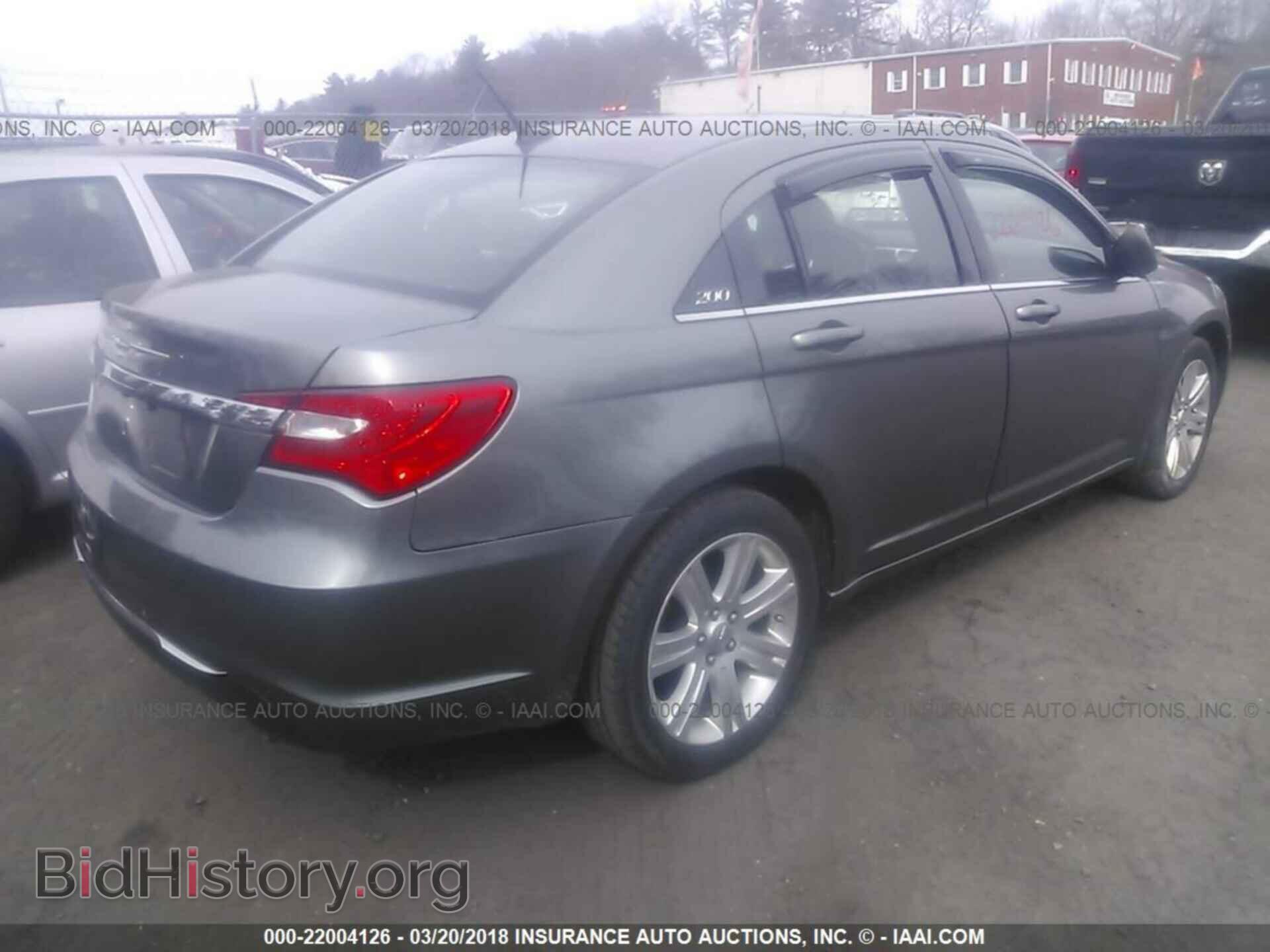 2013 Chrysler 200 - VIN: 1C3CCBAB1DN670928 - Photo 4