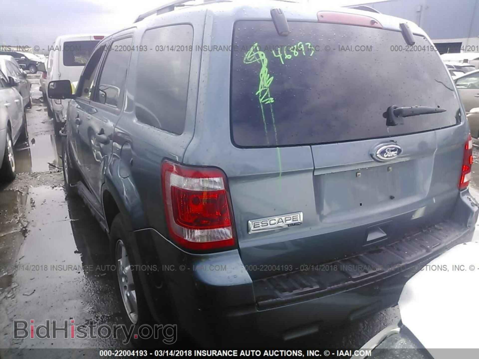 2011 Ford Escape - VIN: 1FMCU0D75BKA68631 - Photo 3