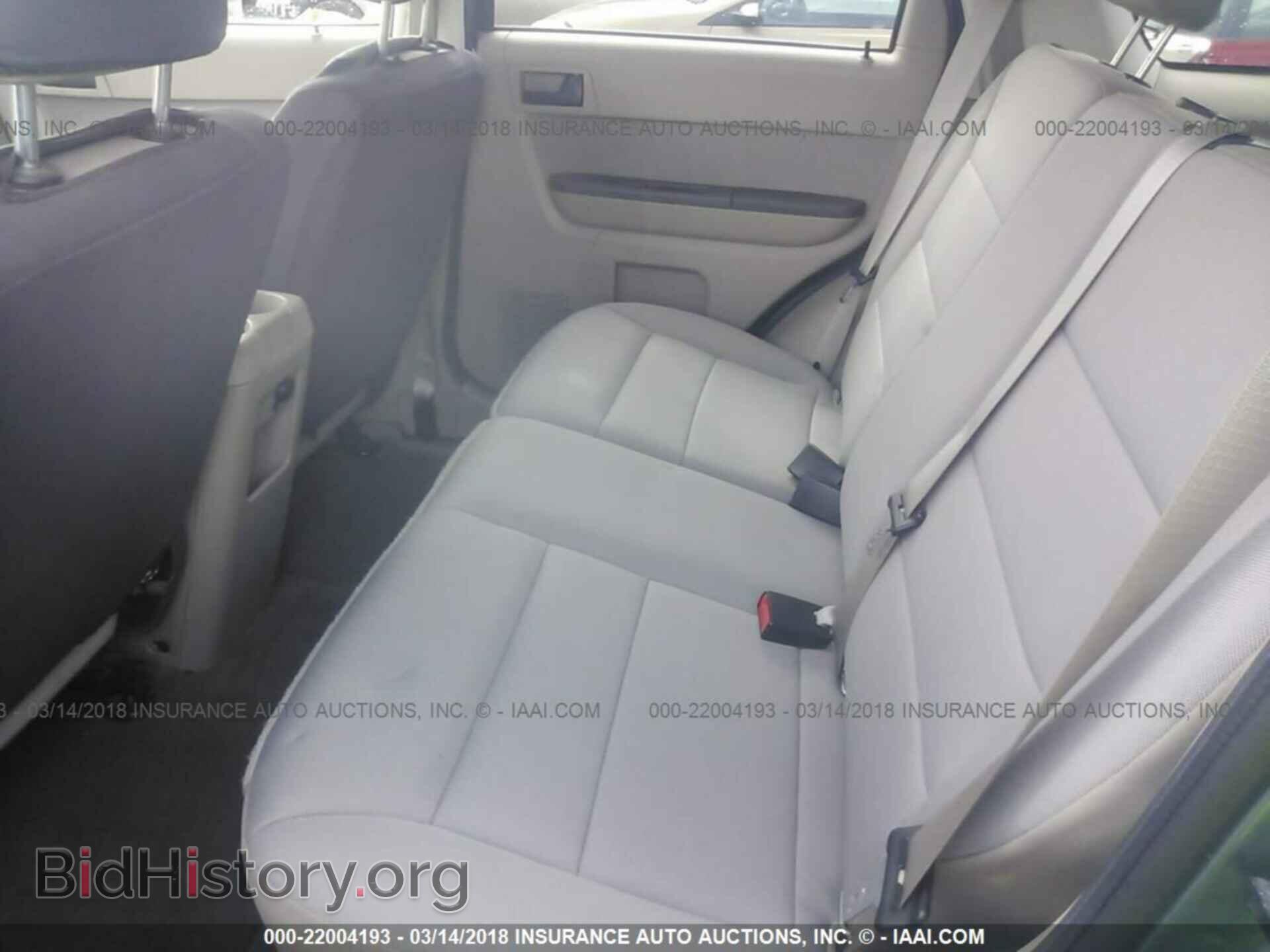 2011 Ford Escape - VIN: 1FMCU0D75BKA68631 - Photo 8