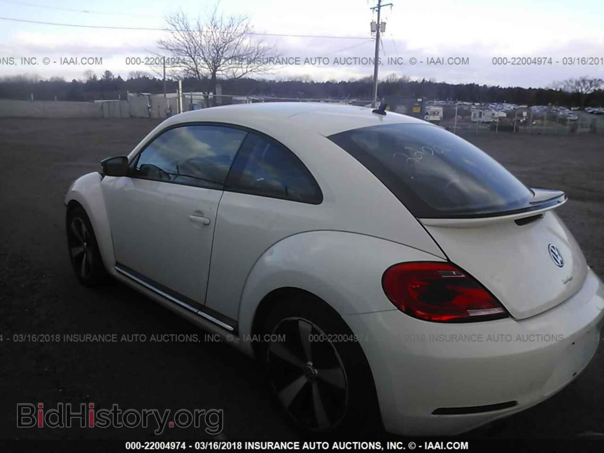 2013 Volkswagen Beetle - VIN: 3VWVA7AT0DM609058 - Фото 3