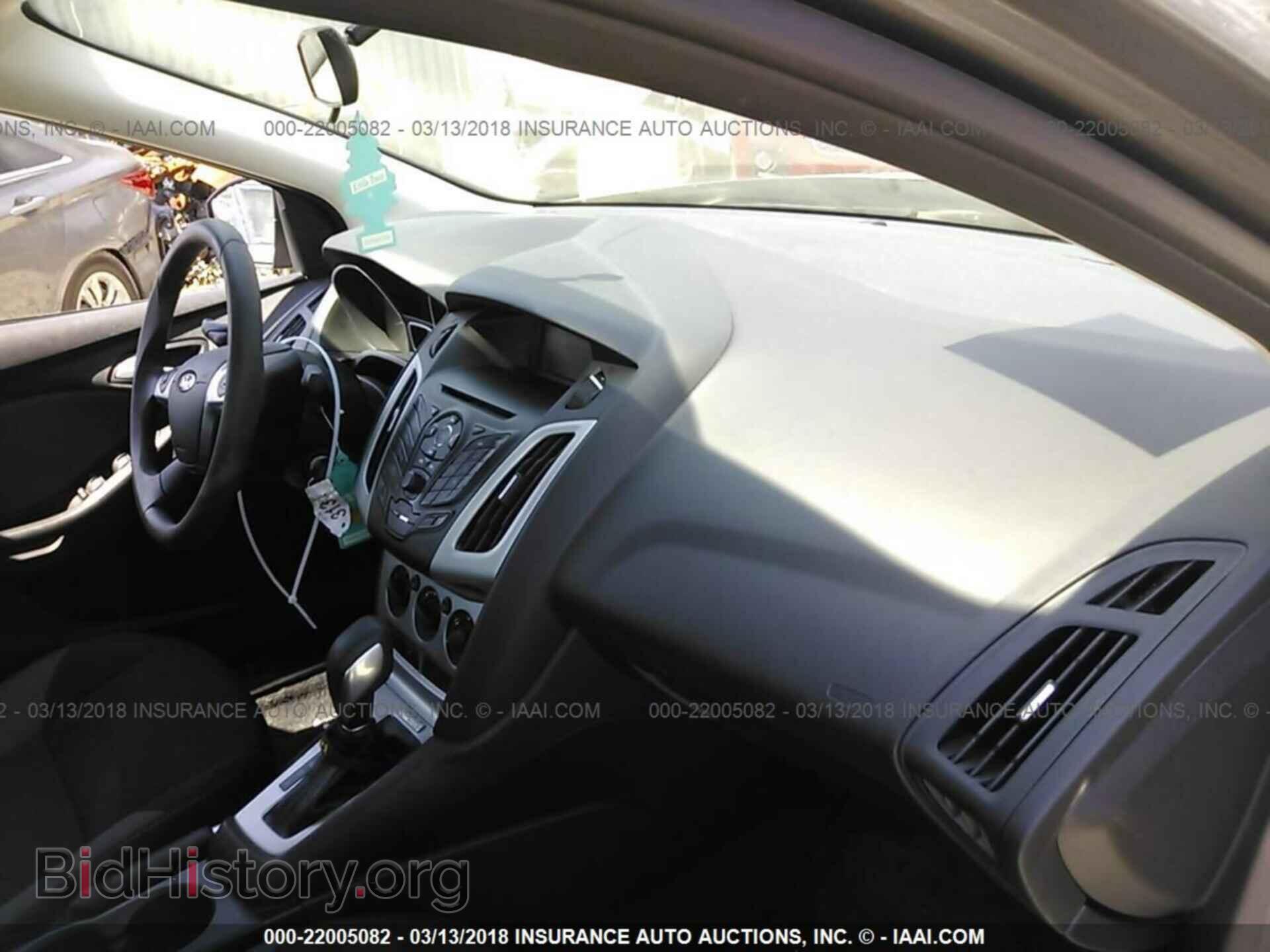 2014 Ford Focus - VIN: 1FADP3F24EL426678 - Photo 5