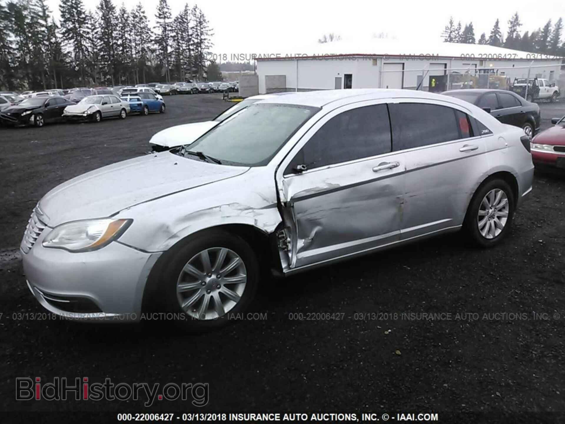 2011 Chrysler 200 - VIN: 1C3BC1FG9BN525496 - Фото 2