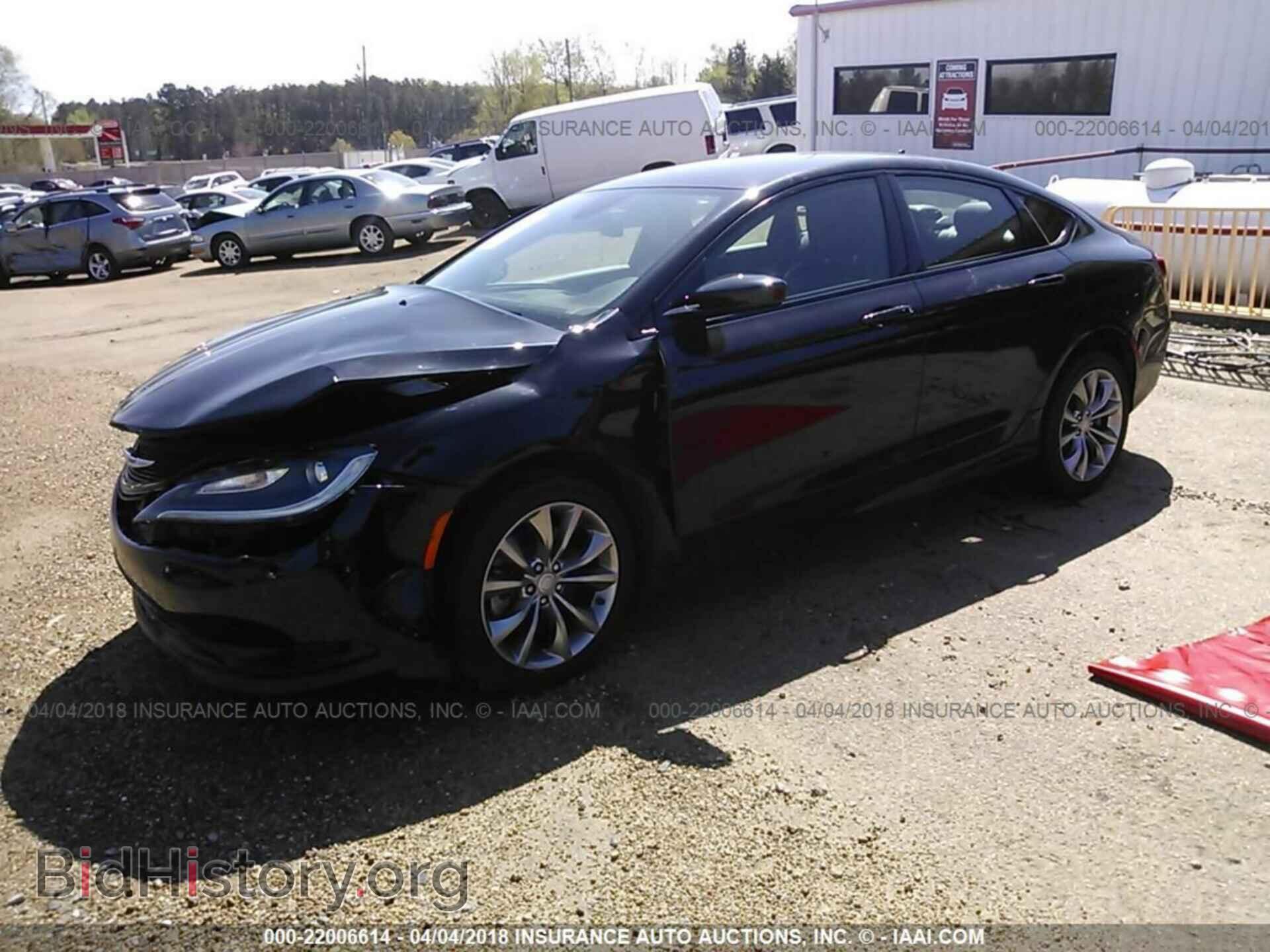 2015 Chrysler 200 - VIN: 1C3CCCDG2FN523002 - Photo 2