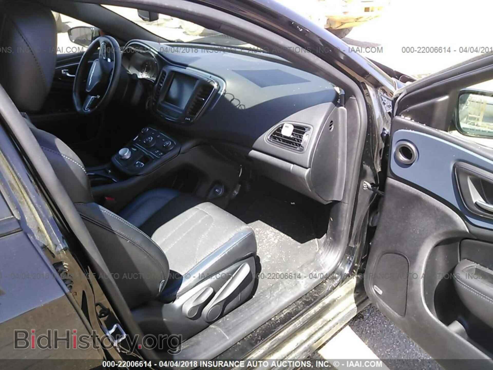 2015 Chrysler 200 - VIN: 1C3CCCDG2FN523002 - Photo 5