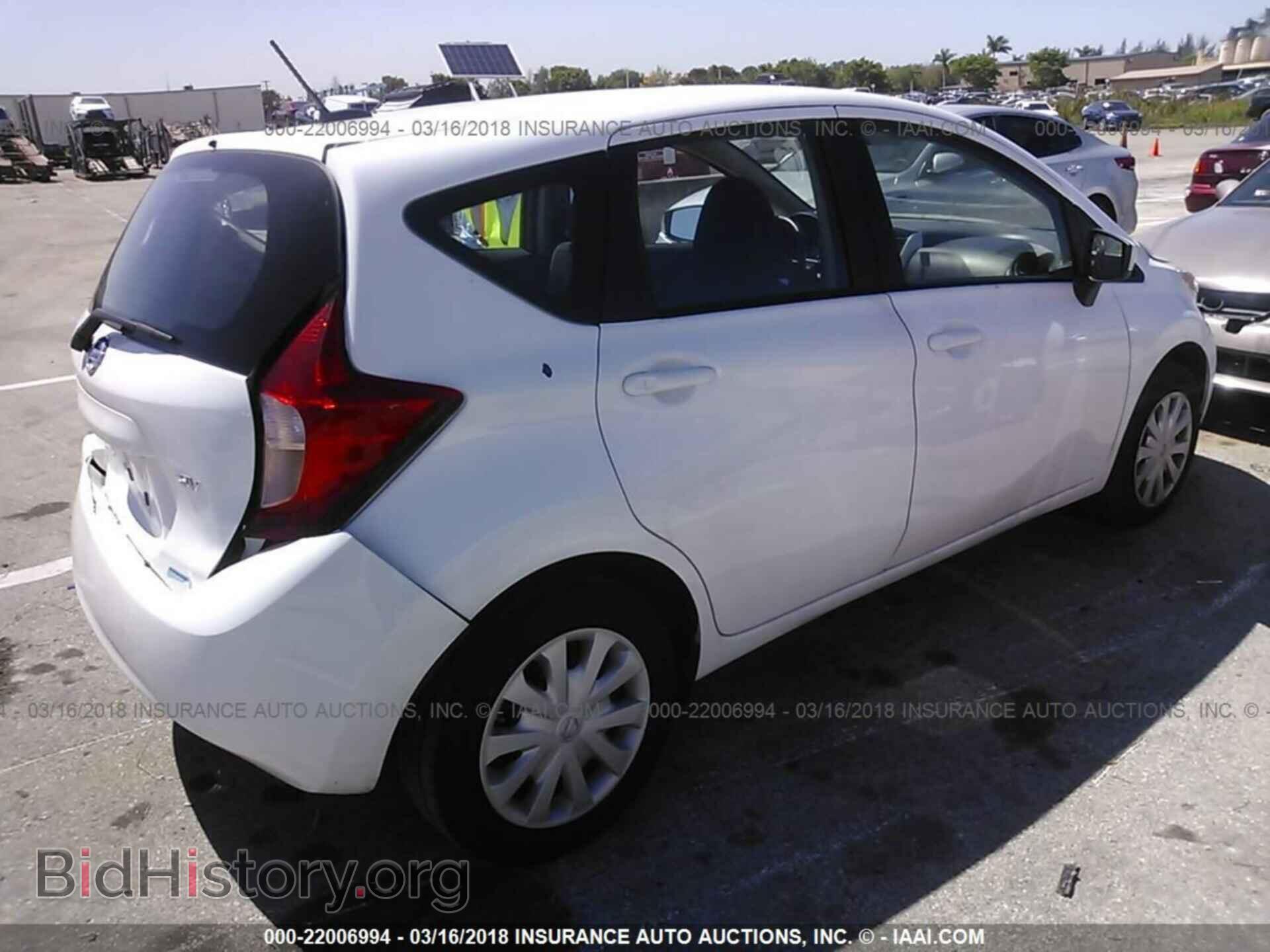 2016 Nissan Versa note - VIN: 3N1CE2CP2GL369722 - Photo 4