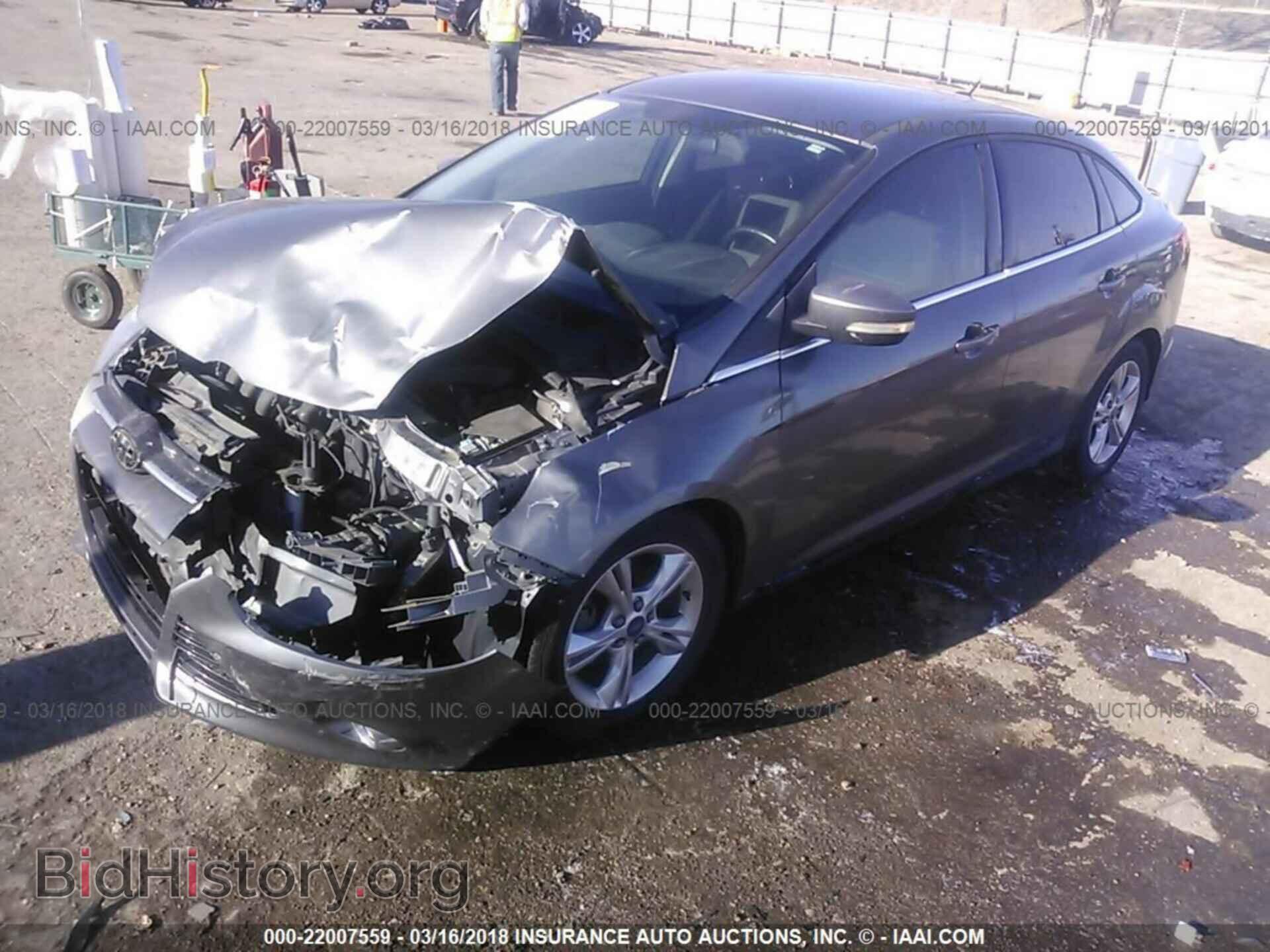 2012 Ford Focus - VIN: 1FAHP3H28CL375018 - Photo 2
